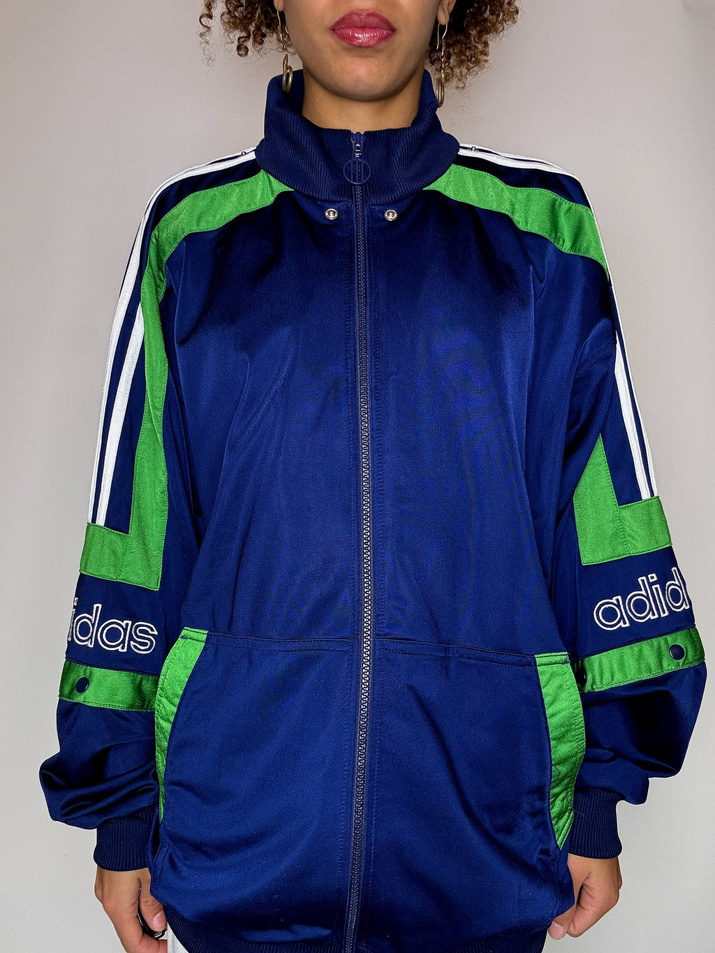 Vintage-Sportjacke von ADIDAS in Marineblau und Grün, Größe L