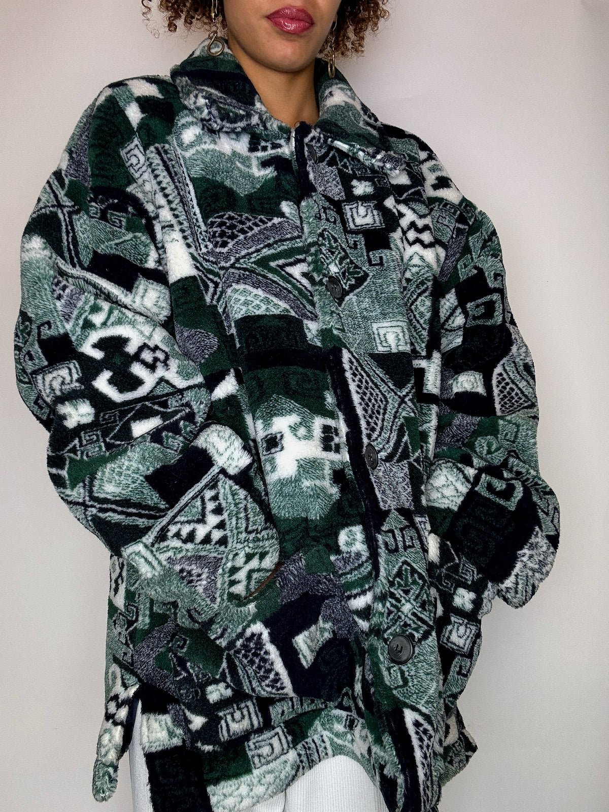 Vintage grüner Fleece-Mantel mit Grafikmuster, Größe L