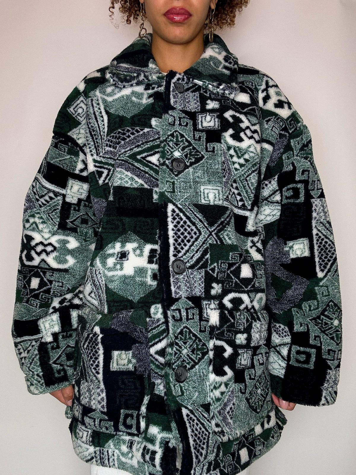 Vintage grüner Fleece-Mantel mit Grafikmuster, Größe L