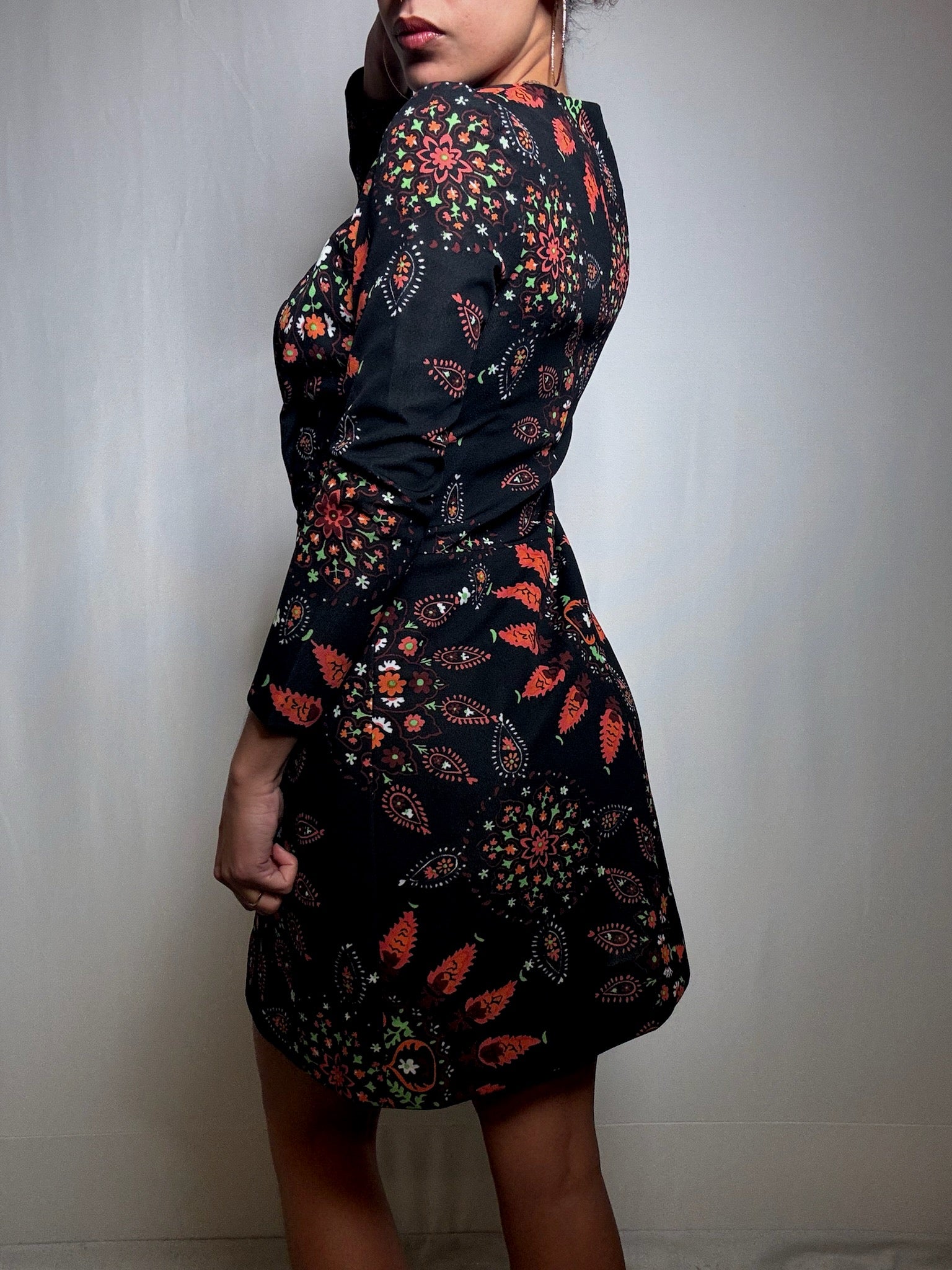 Robe courte à motifs L vintage