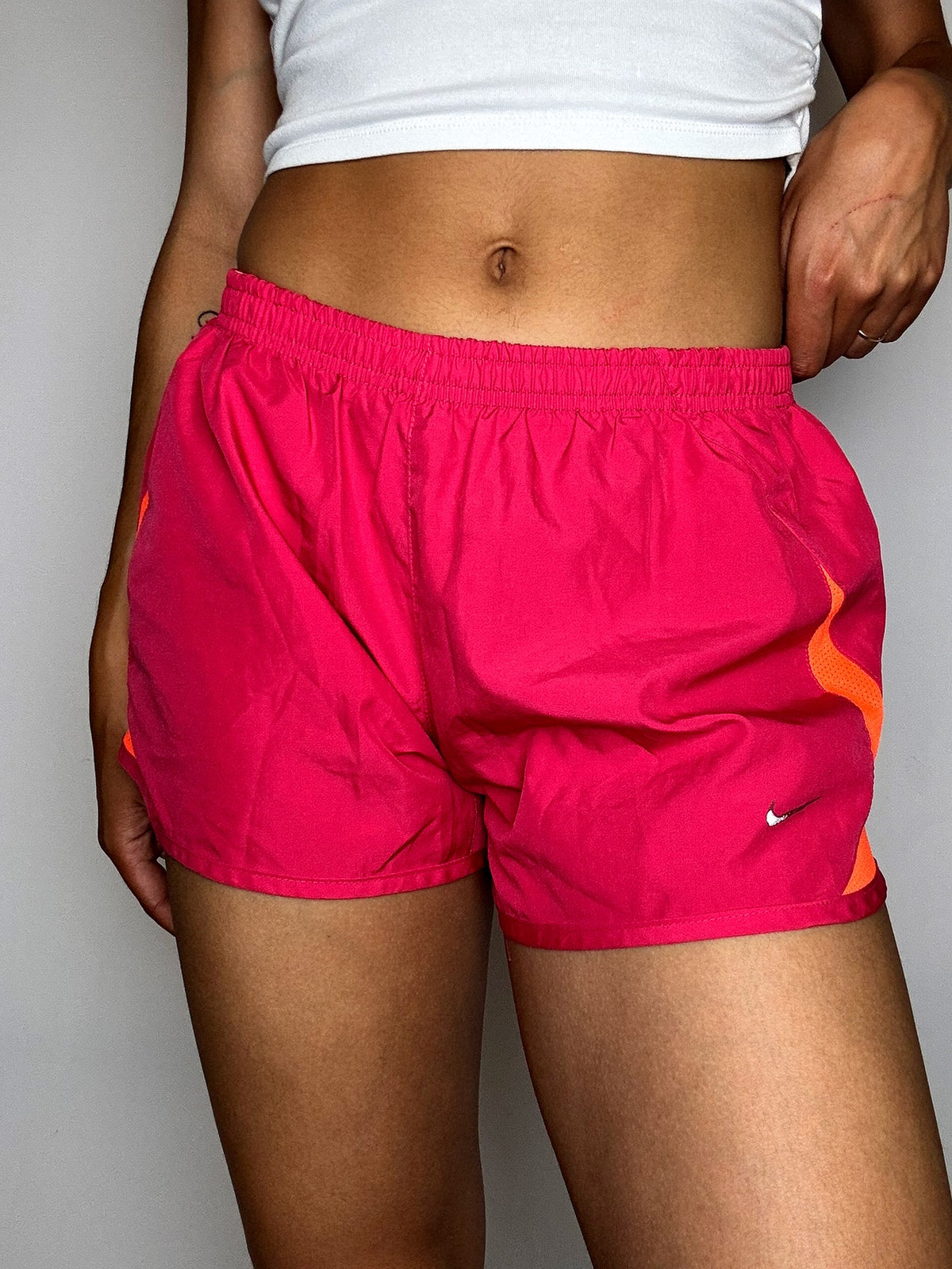 Raspberry NIKE M vintage sports shorts