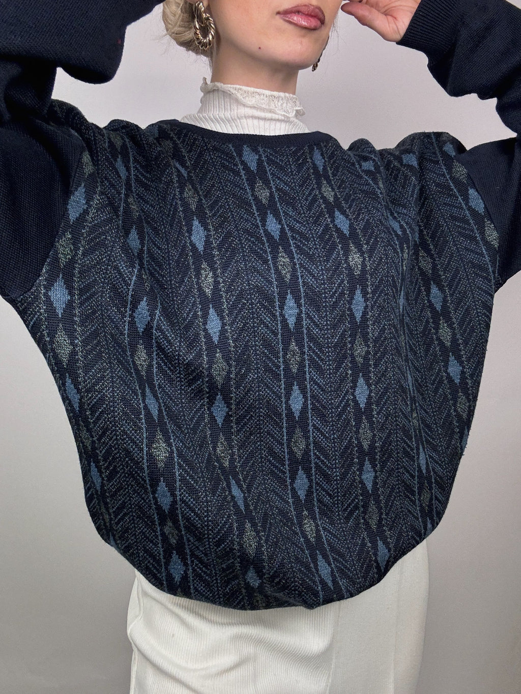Blue striped crew neck sweater with vintage patterns M/L