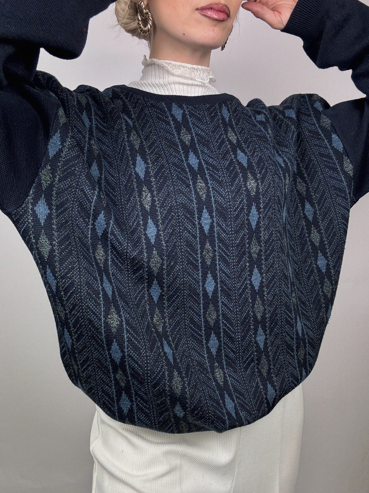 Blue striped crew neck sweater with vintage patterns M/L