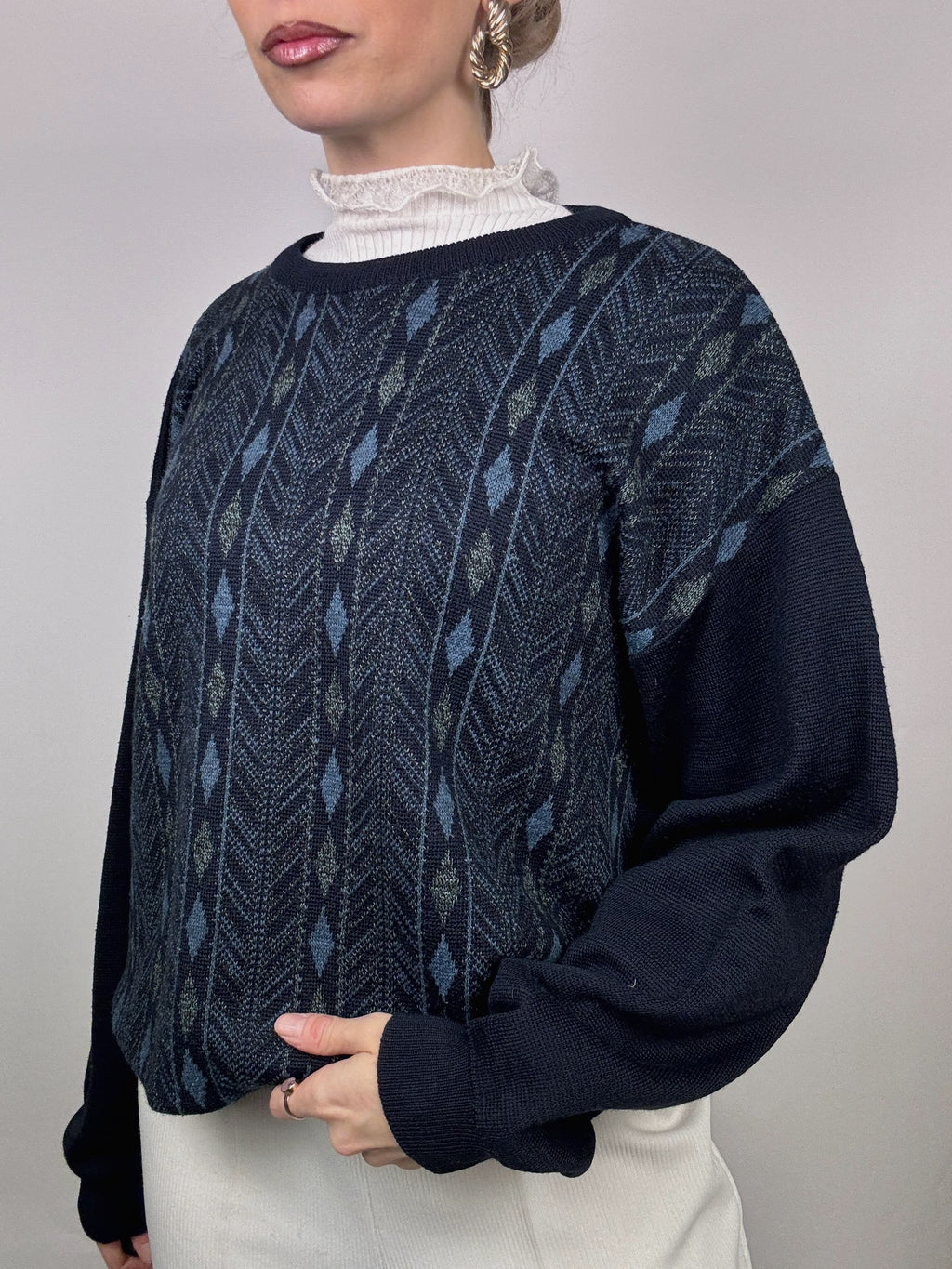 Blue striped crew neck sweater with vintage patterns M/L