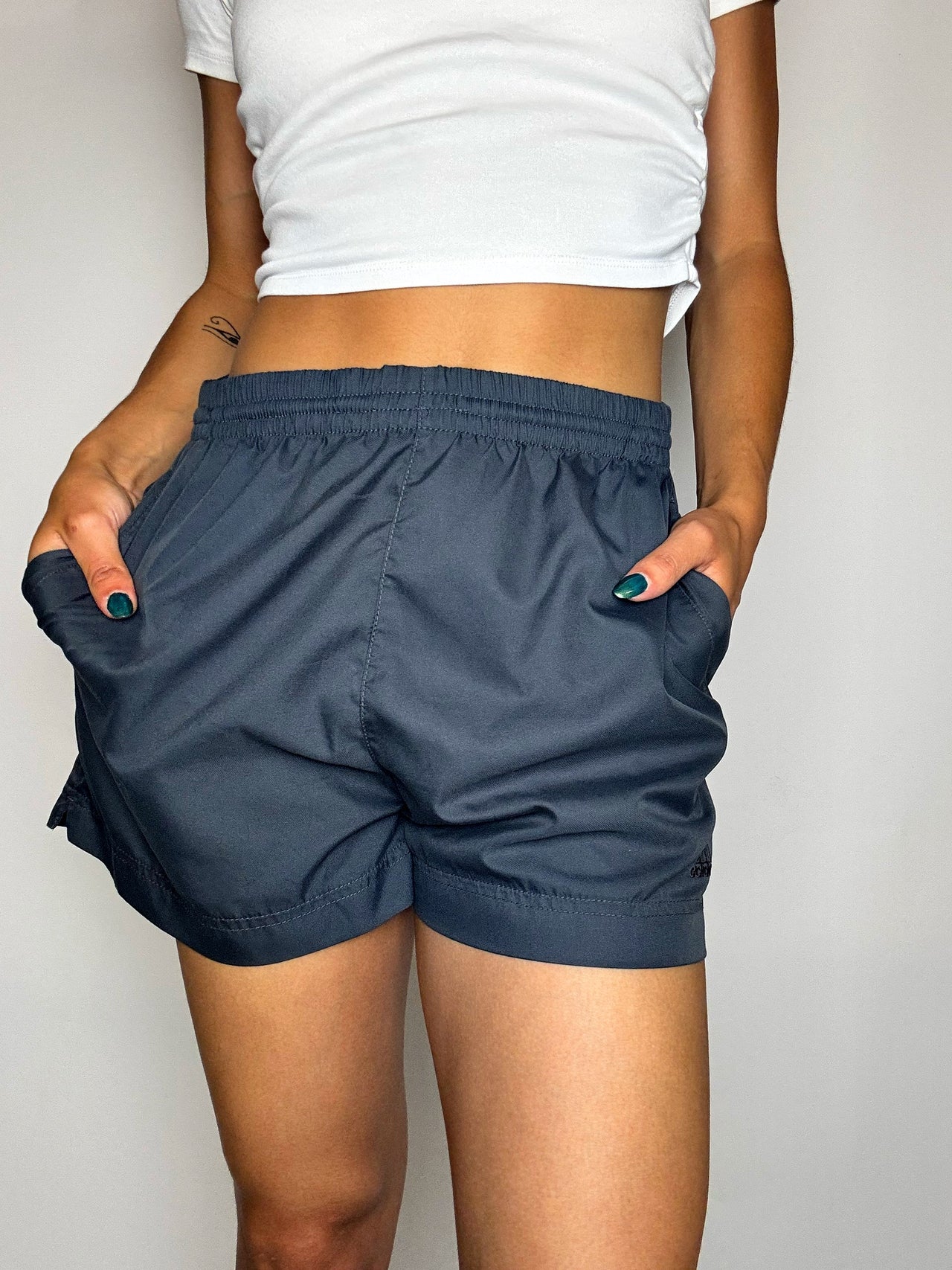 Short de sport gris foncé ADIDAS M/L vintage