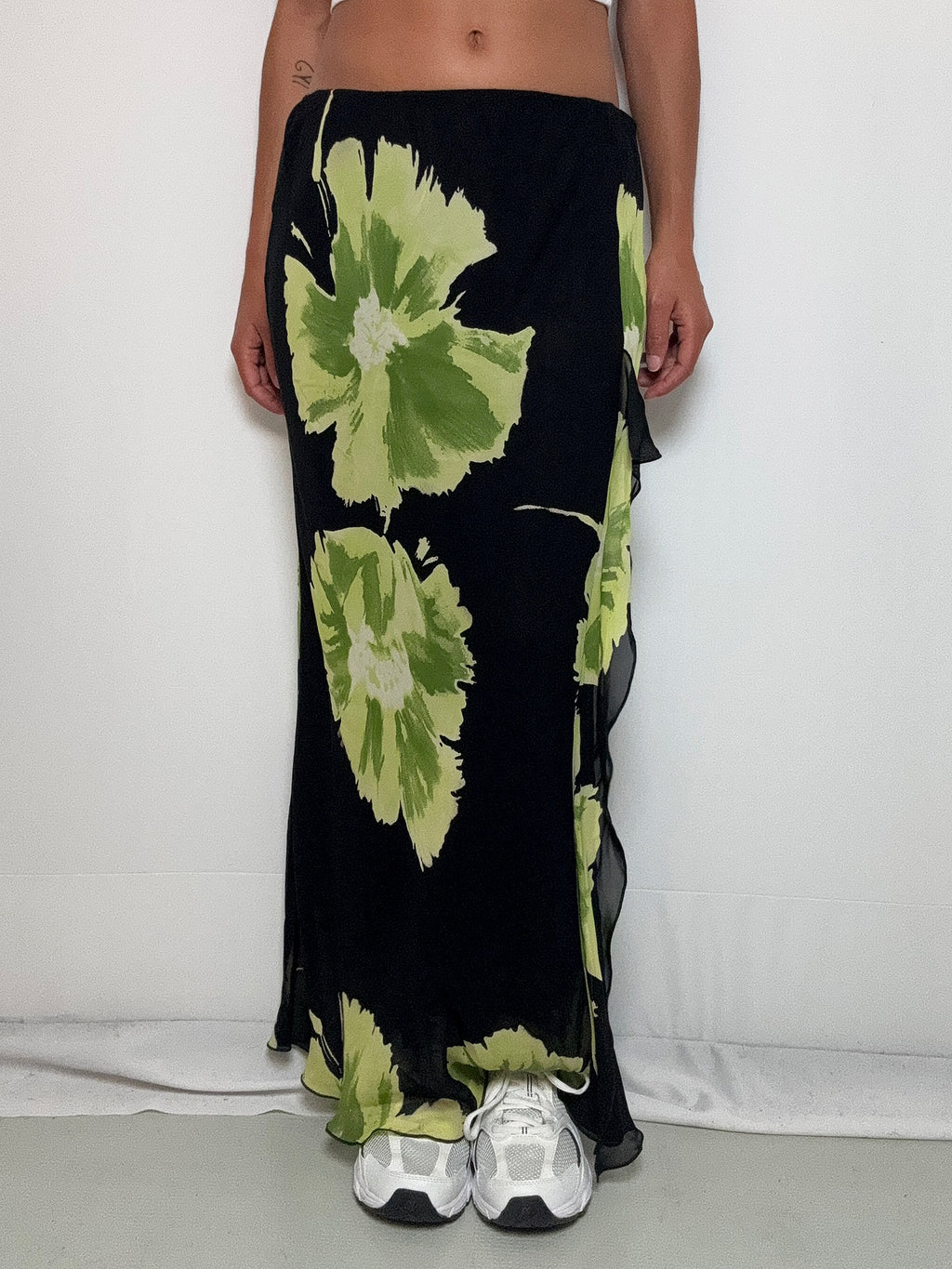 Jupe longue noire à fleurs vertes L vintage