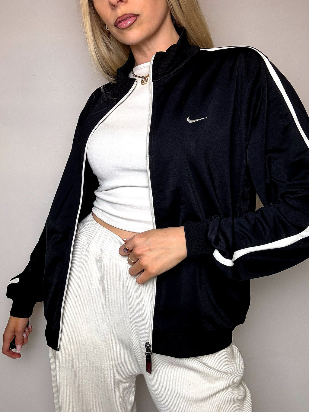 ADIDAS L vintage black sports jacket