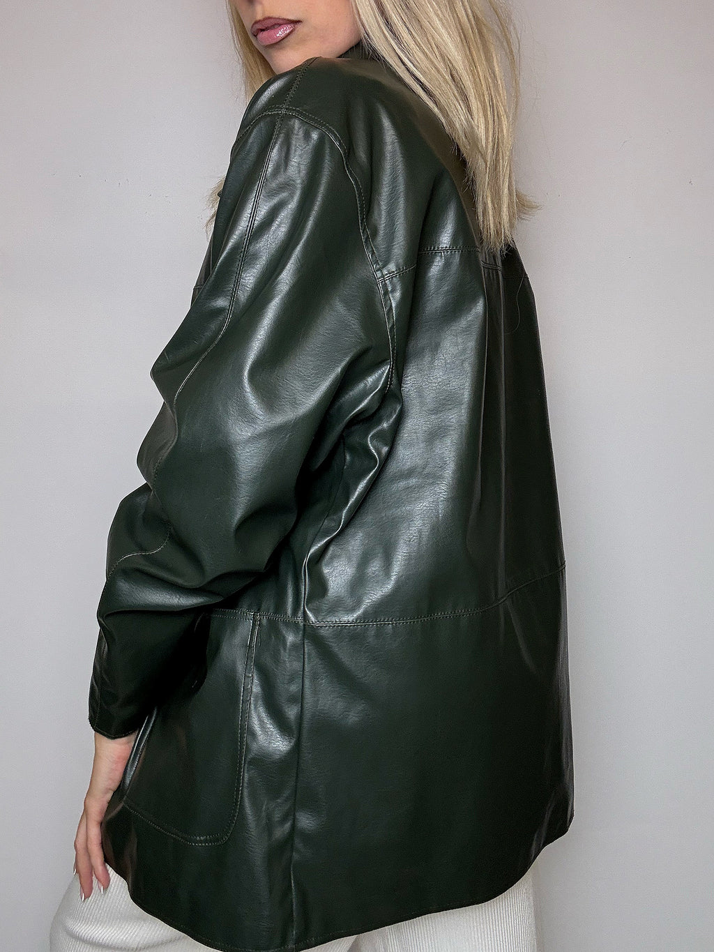 Vintage XL lange burgunderfarbene Lacklederjacke
