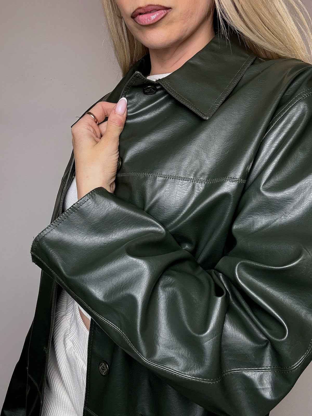 Vintage XL lange burgunderfarbene Lacklederjacke