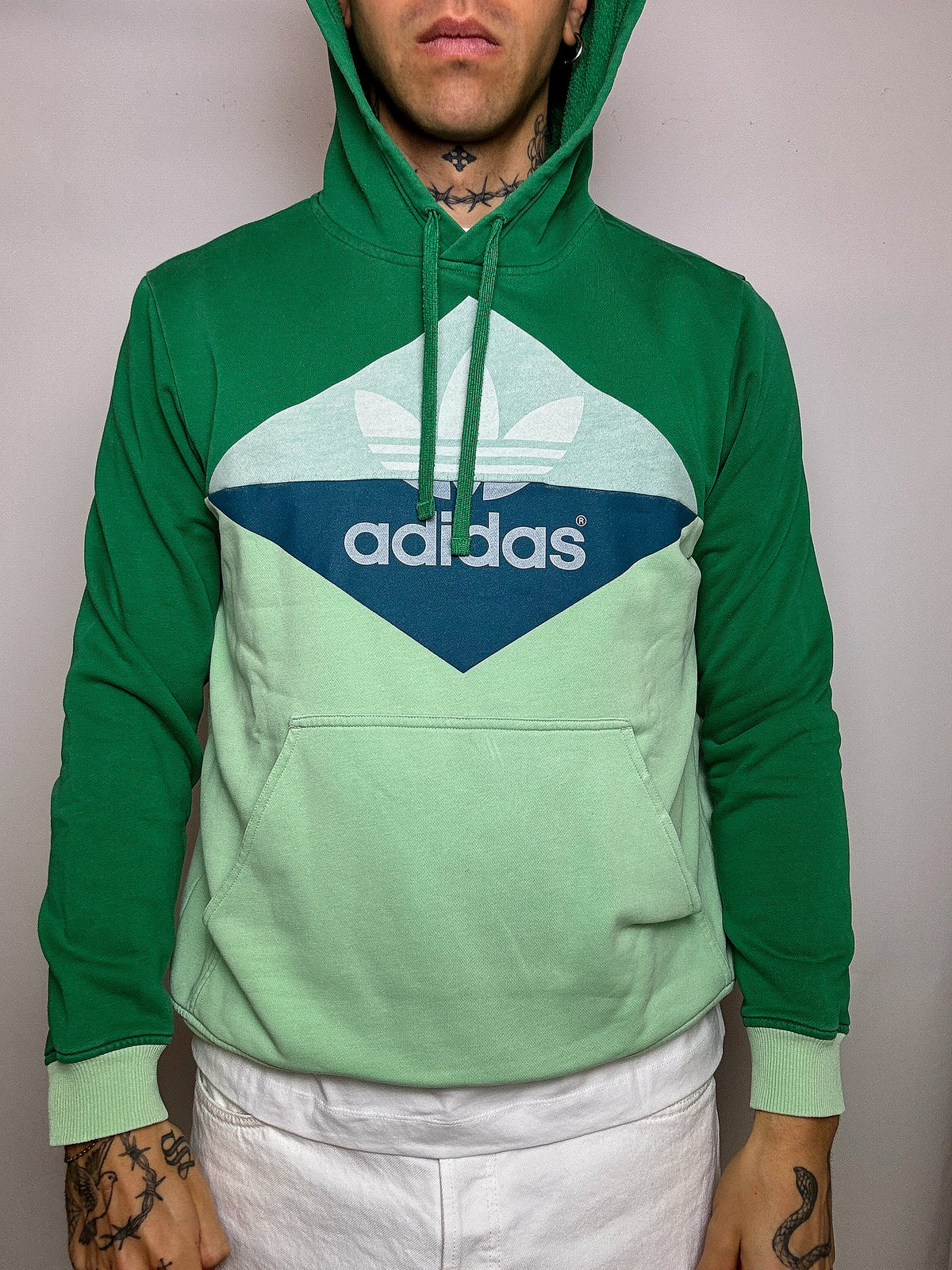 ADIDAS Vintage-Sweatshirt mit V-Ausschnitt