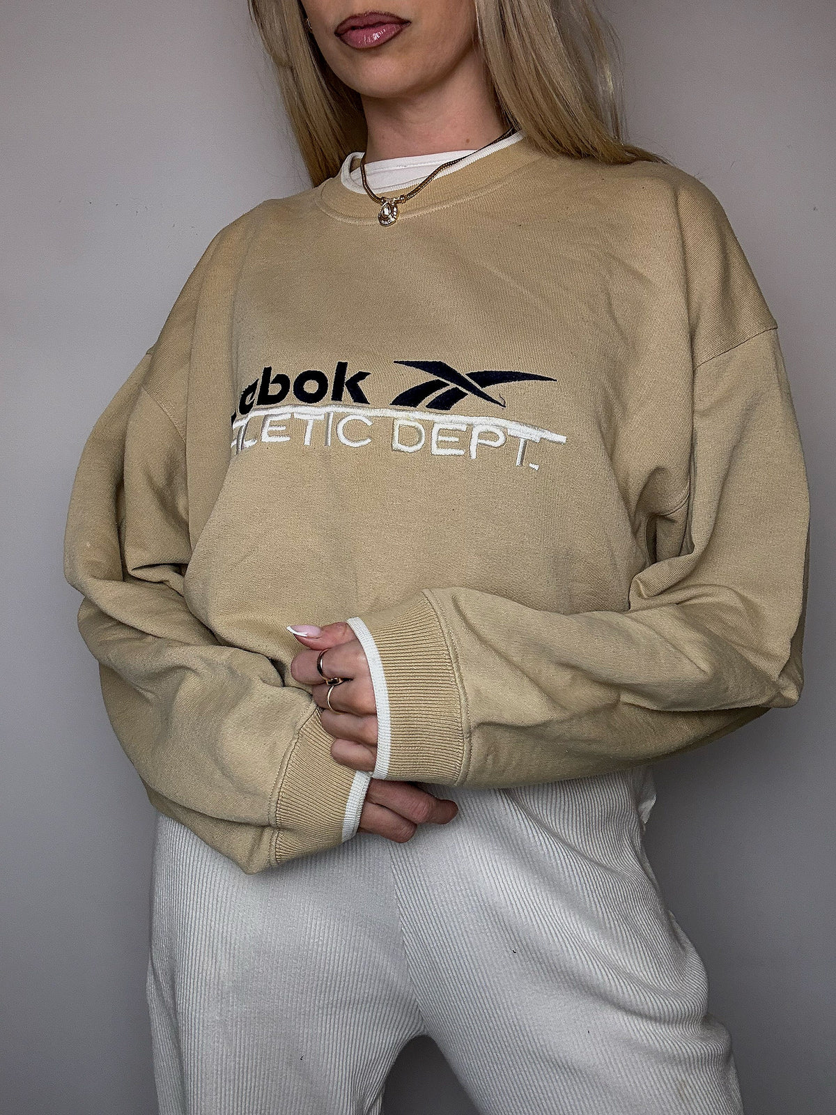 Beiges Sweatshirt mit Rundhalsausschnitt im Vintage-Stil