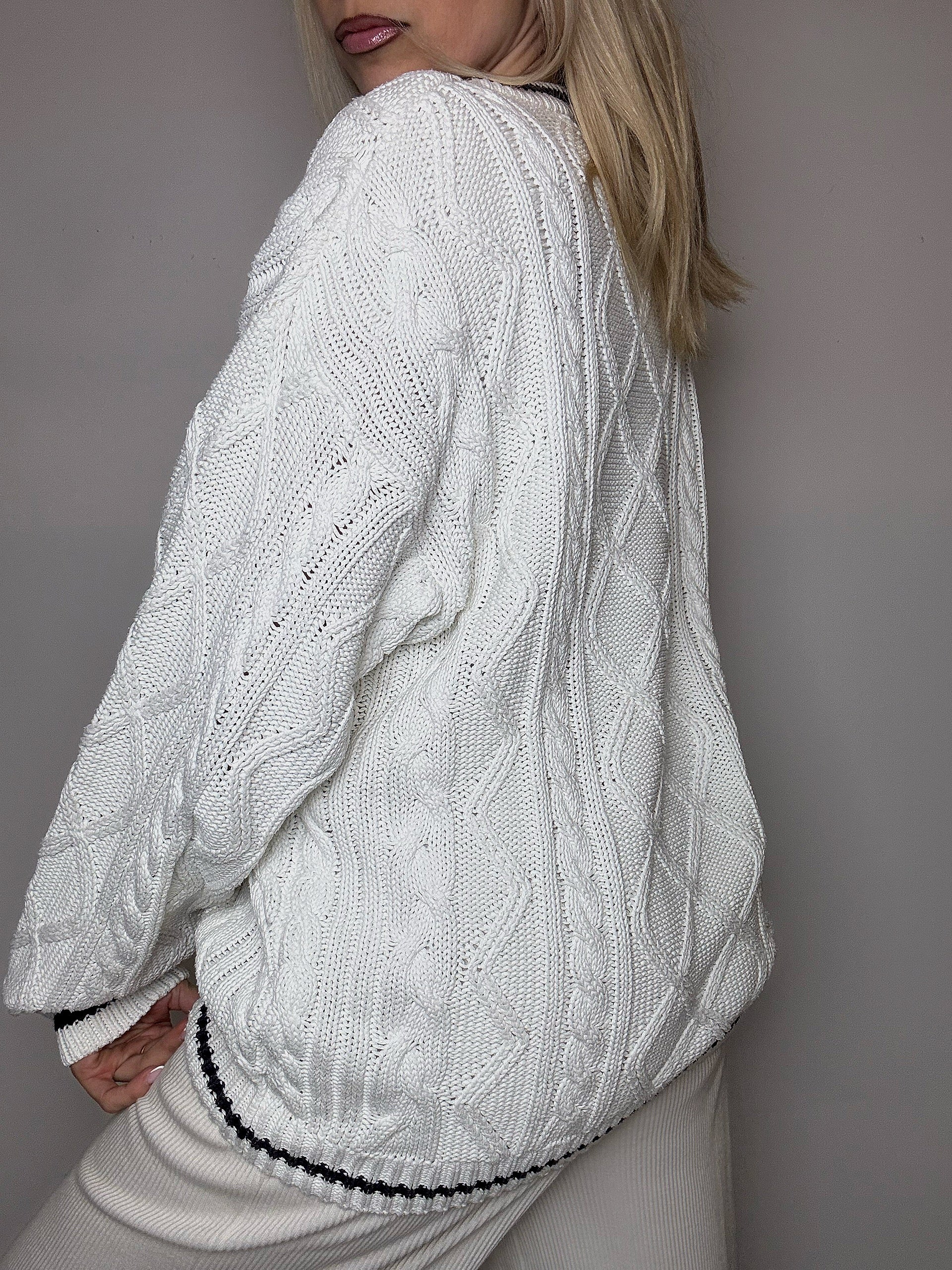 Vintage beige cricket sweater M