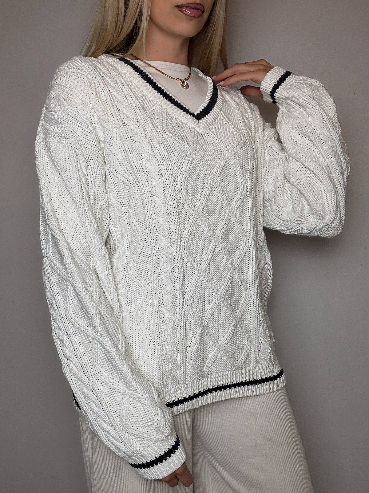 Vintage beige cricket sweater M