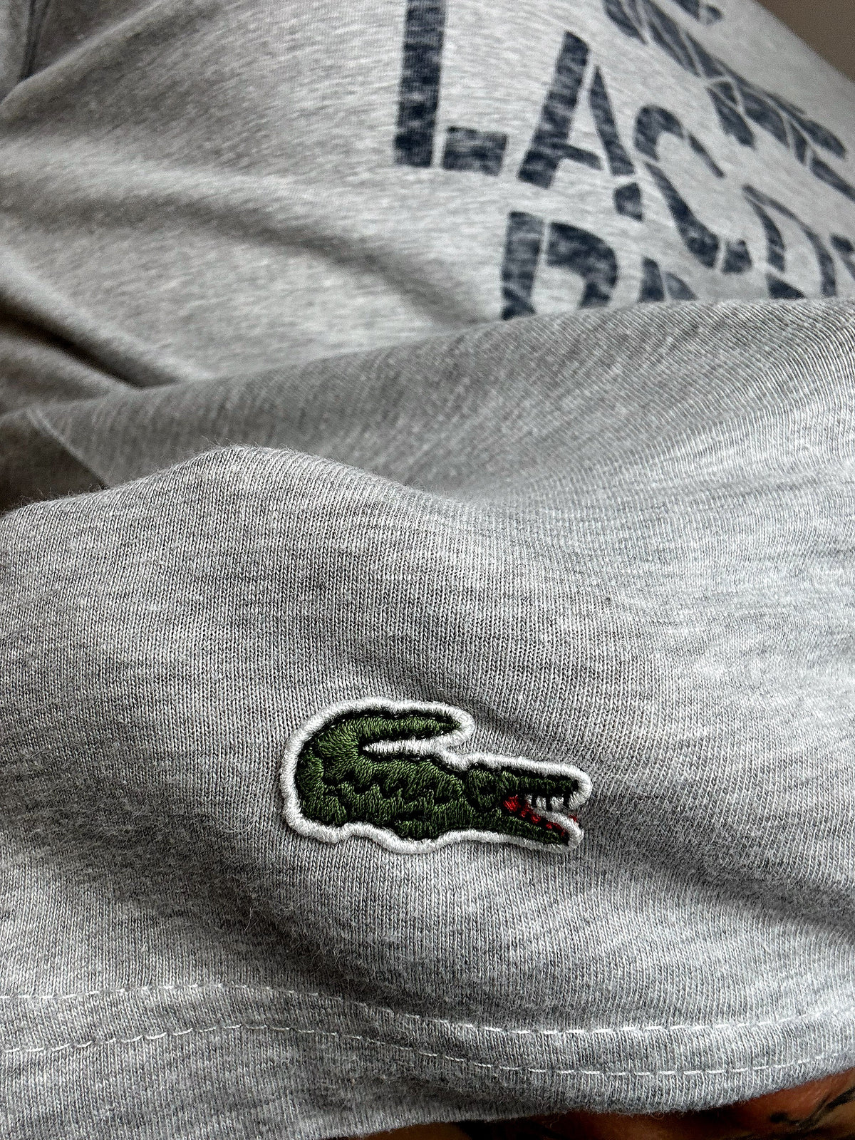 Tee shirt gris LACOSTE L edition speciale vintage