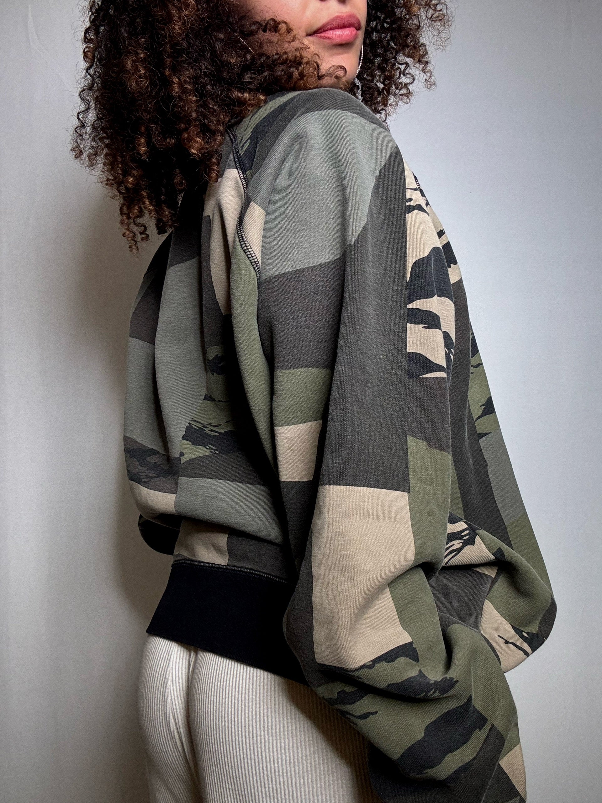 Sweat camouflage Carhartt L vintage