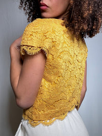 Gelbes Vintage-Spitzentop S/M