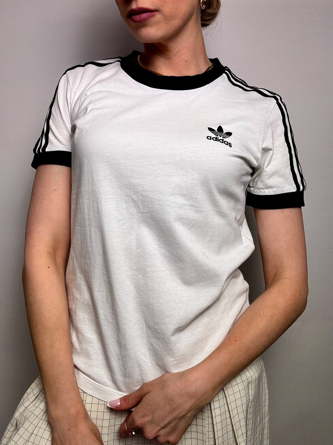ADIDAS S vintage black t-shirt