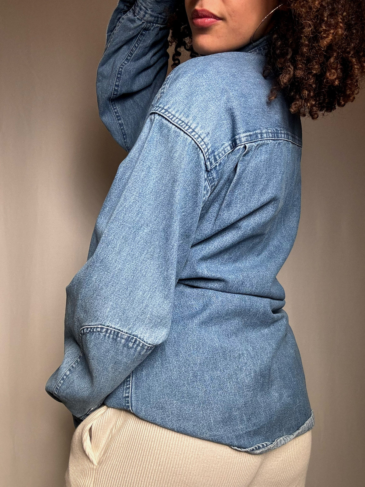 Denim shirt with vintage L details