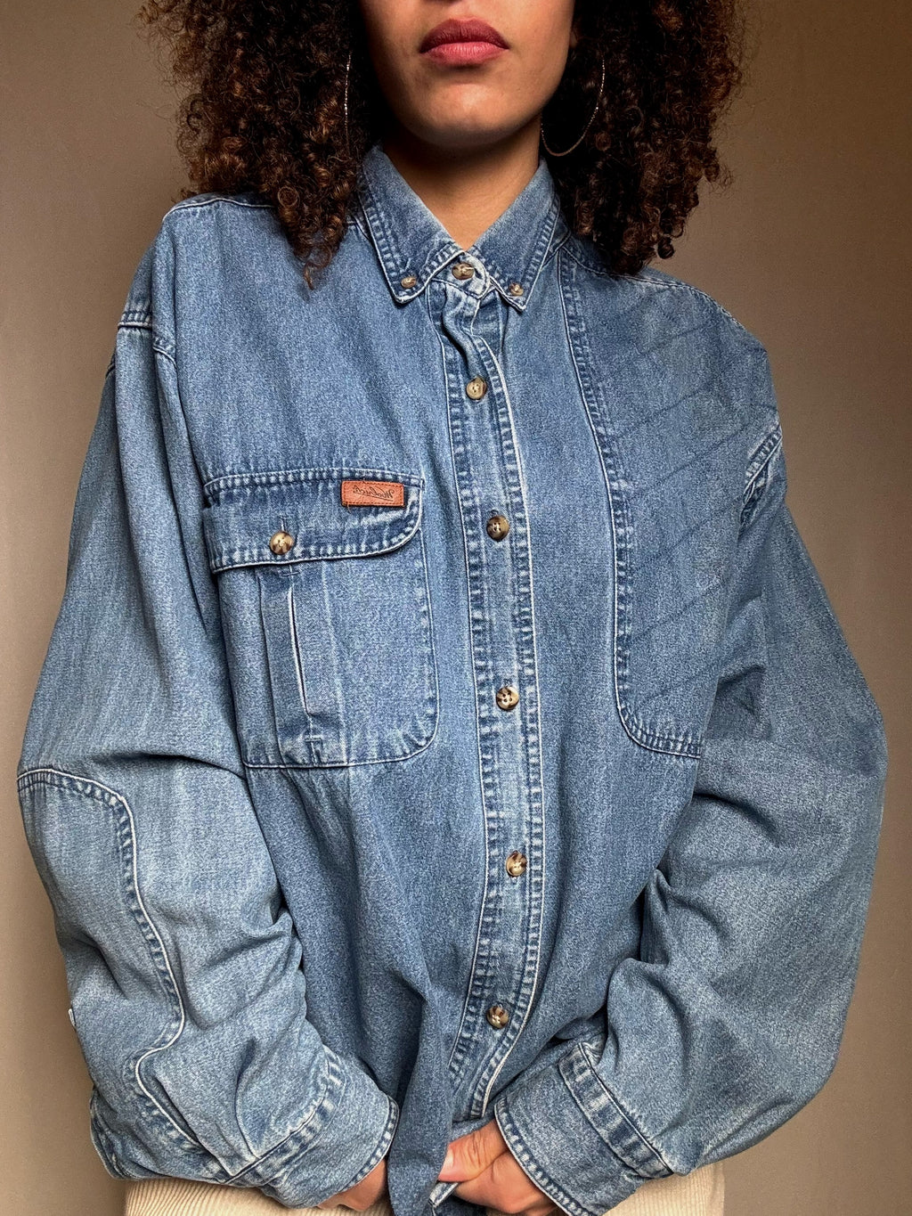 Denim shirt with vintage L details