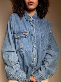 Denim shirt with vintage L details