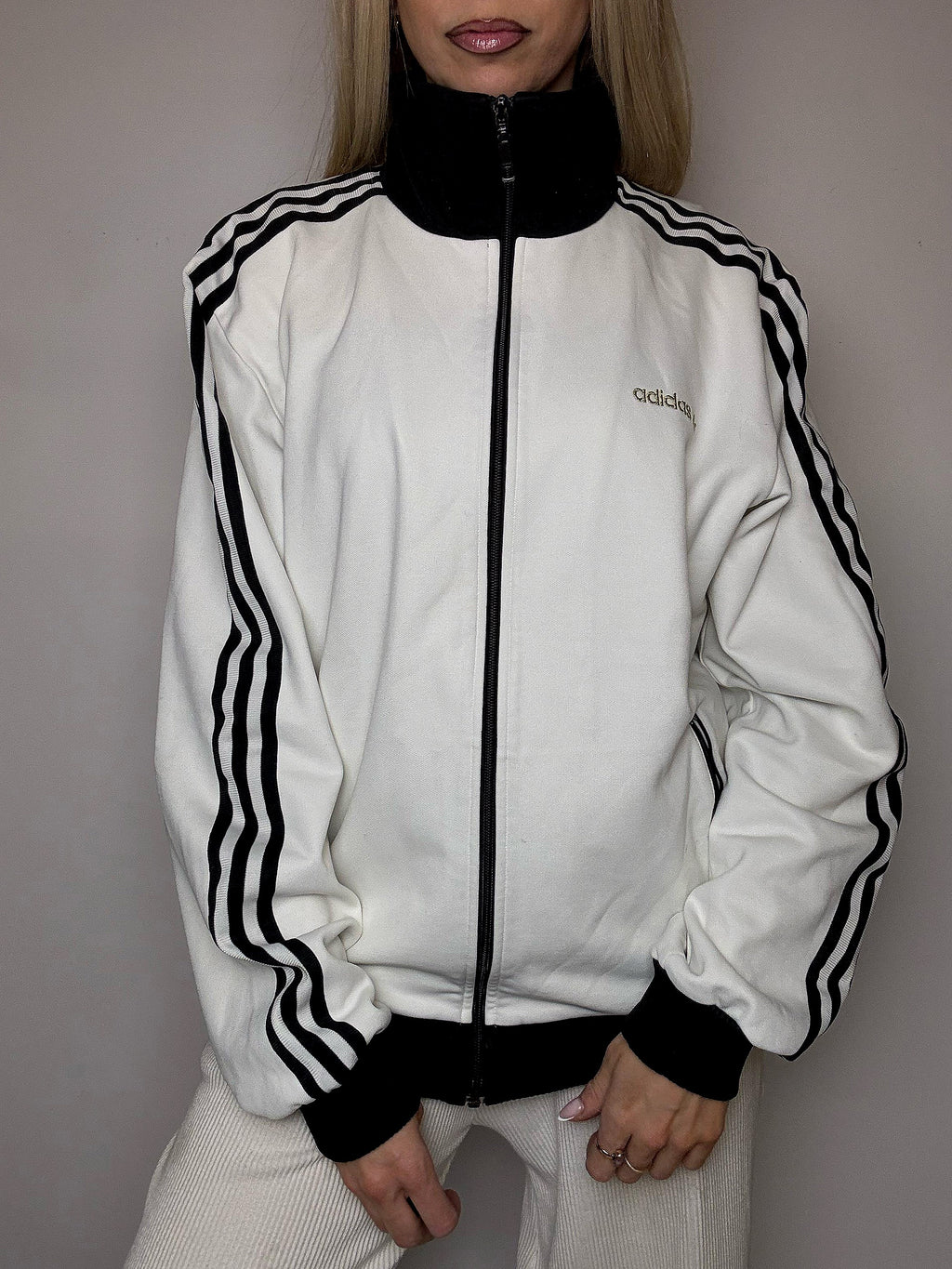 ADIDAS L Vintage schwarze Sportjacke