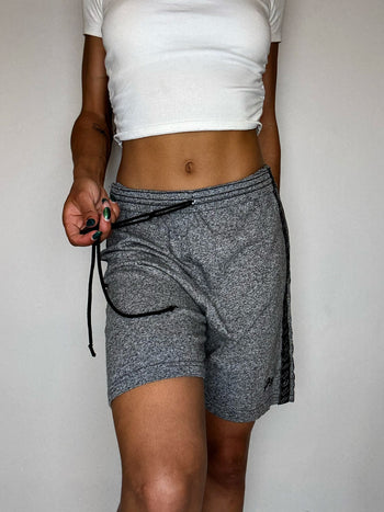 Short en molleton gris ASICS L vintage