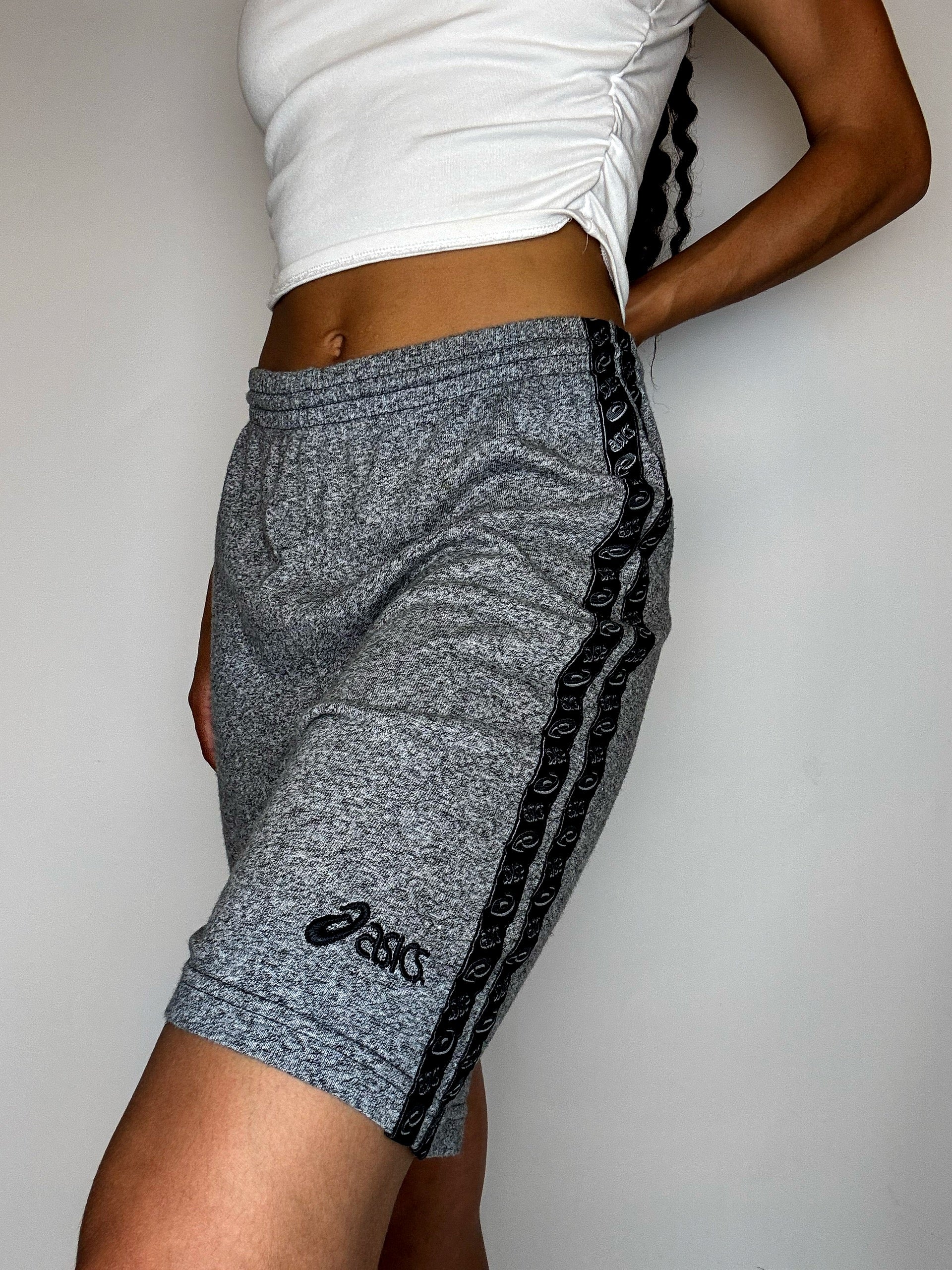 Short en molleton gris ASICS L vintage