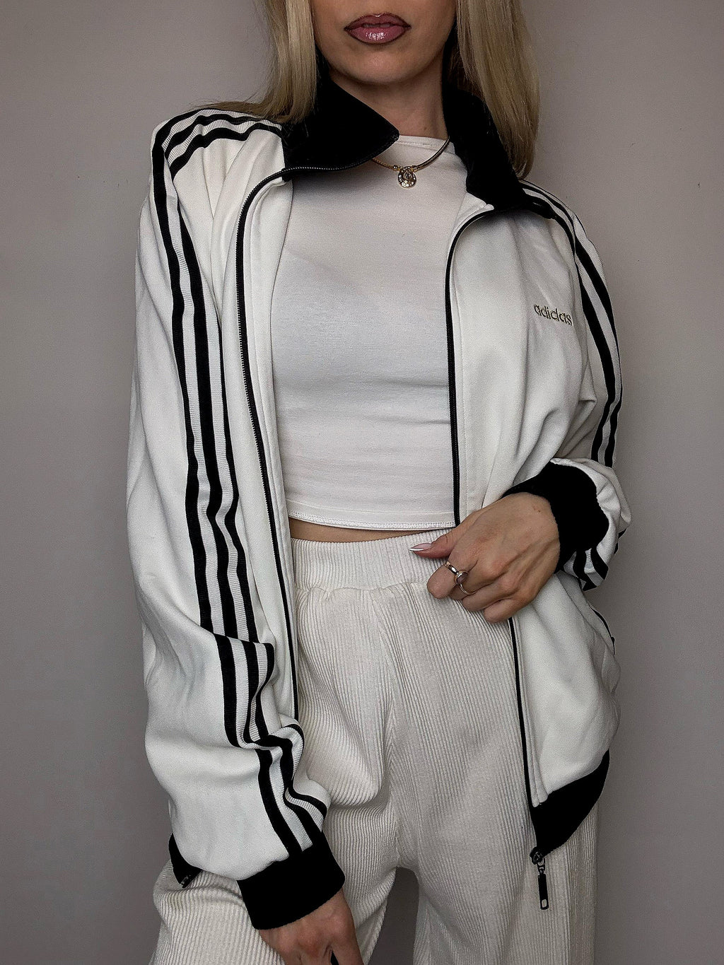 ADIDAS L Vintage schwarze Sportjacke