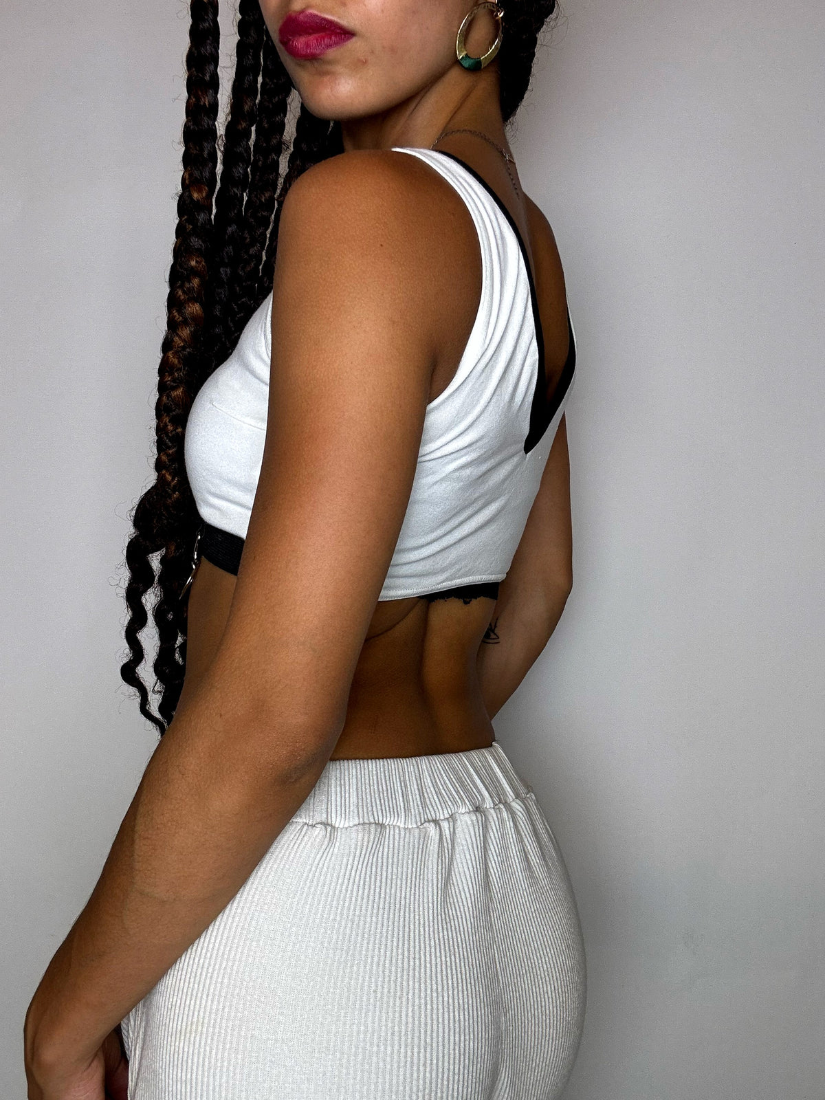Crop top noir et blanc à détail argenté S vintage