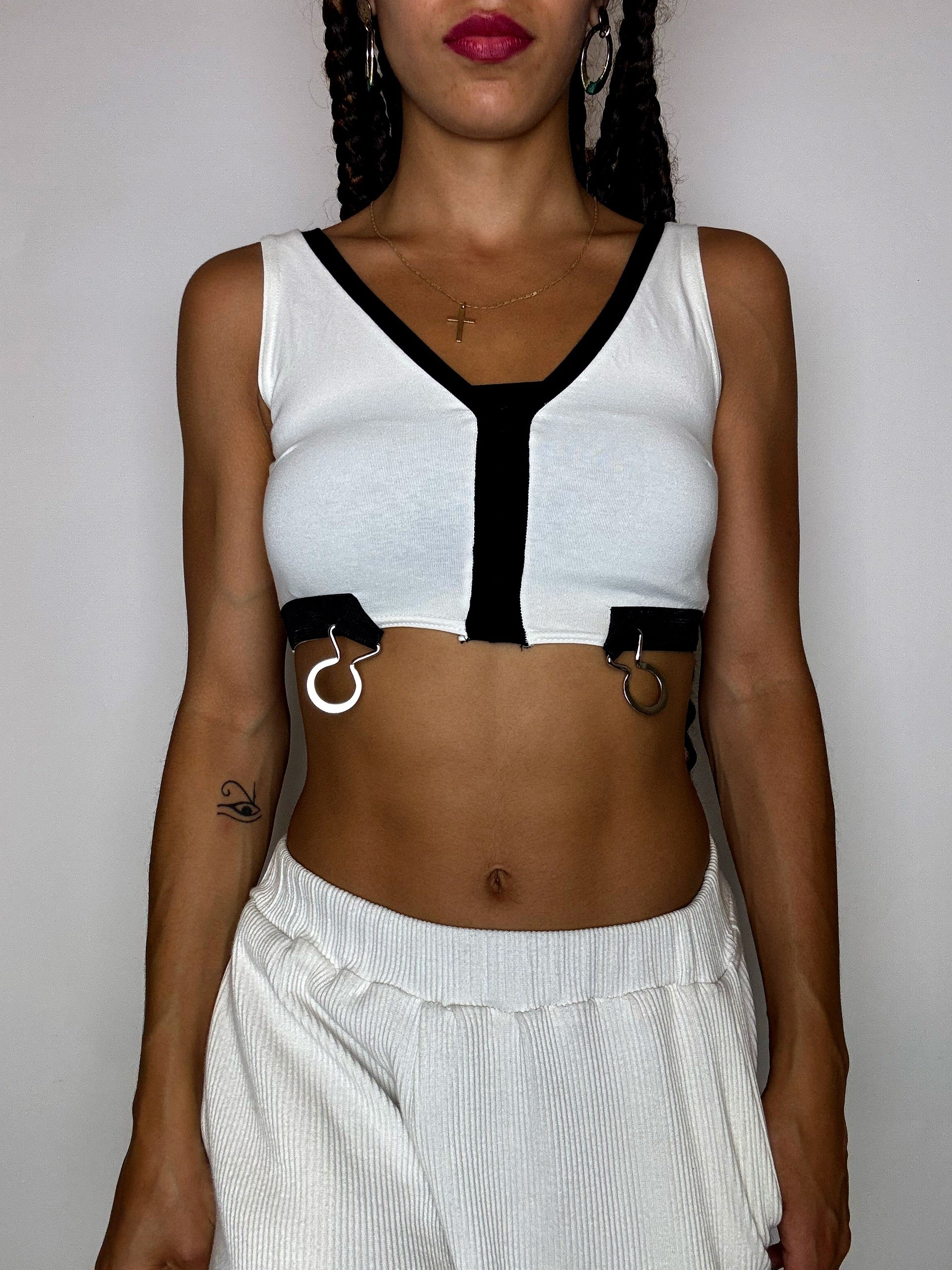 Crop top noir et blanc à détail argenté S vintage