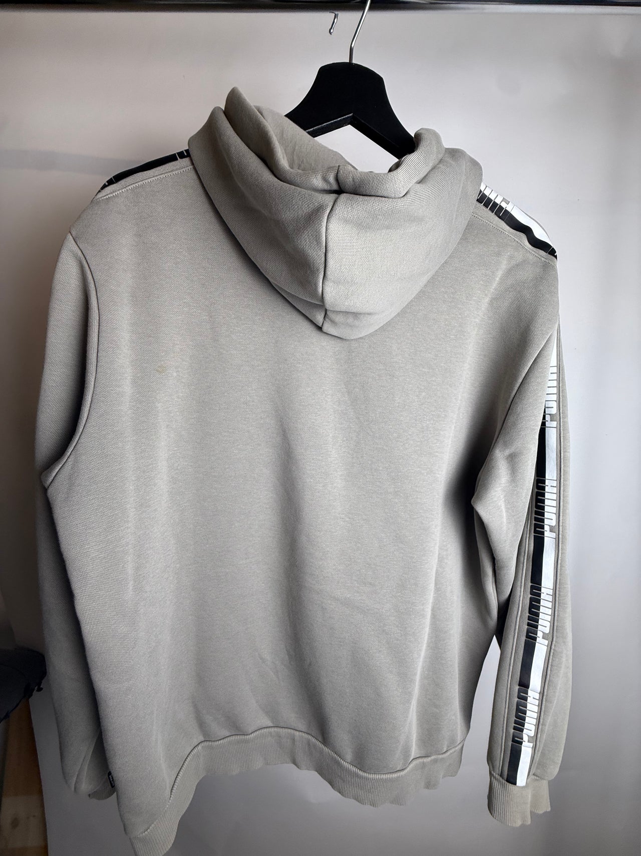 Sweat a capuche gris puma M braderie