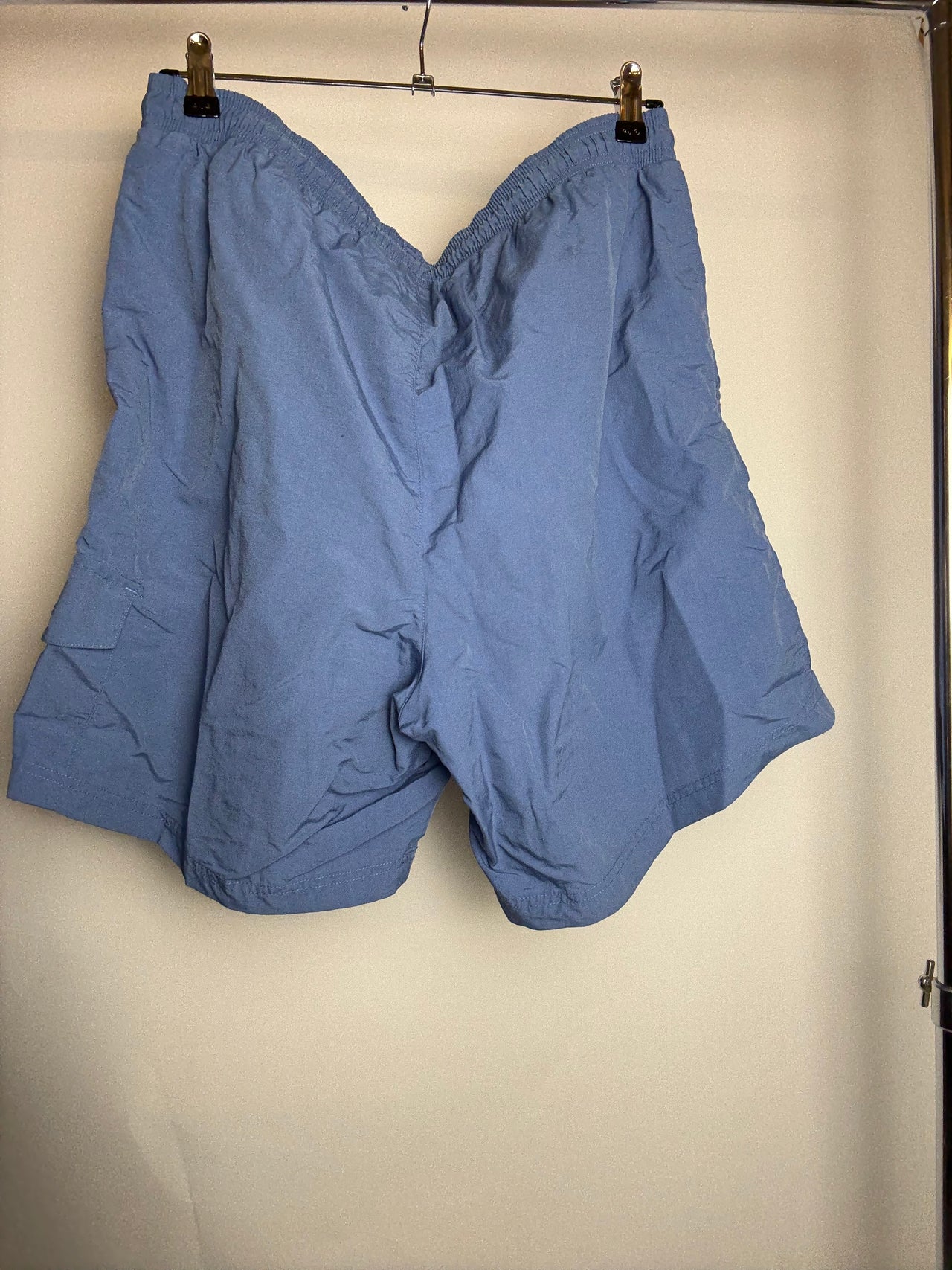 Short de sport bleu Adidas L braderie