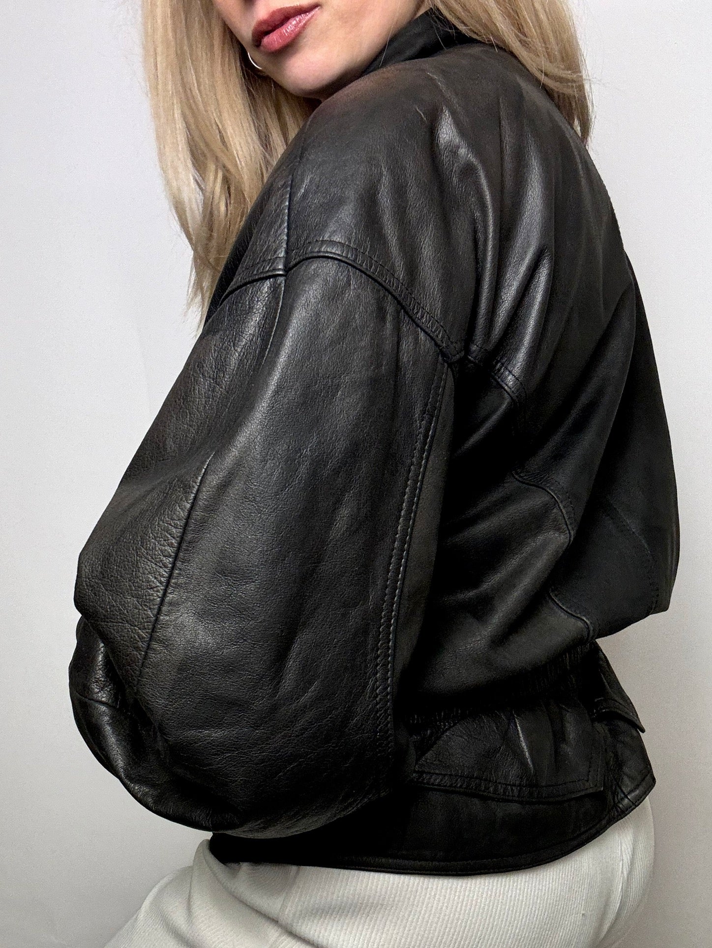 Vintage M schwarze taillierte Lederjacke