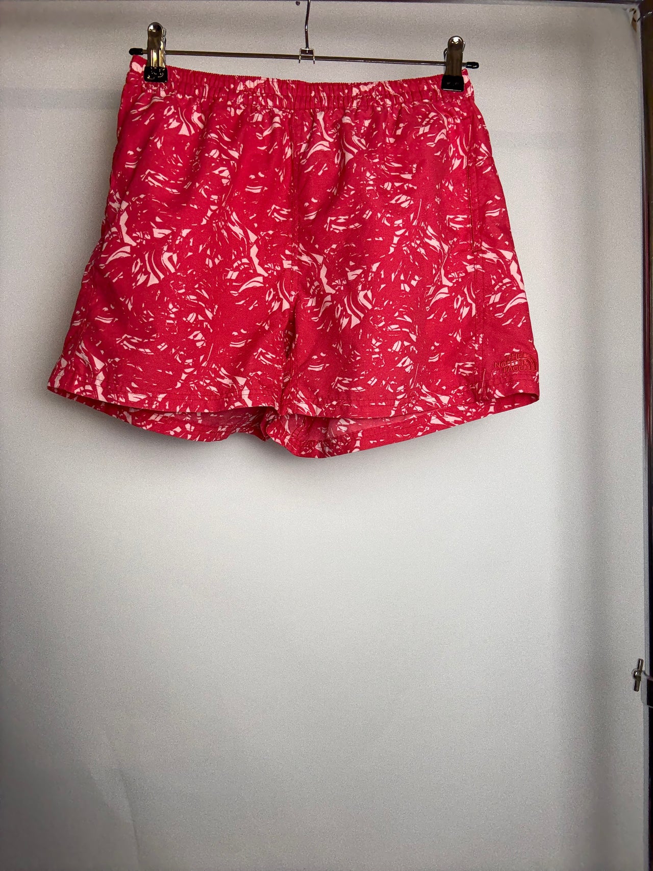 Short de sport rouge graphique S braderie