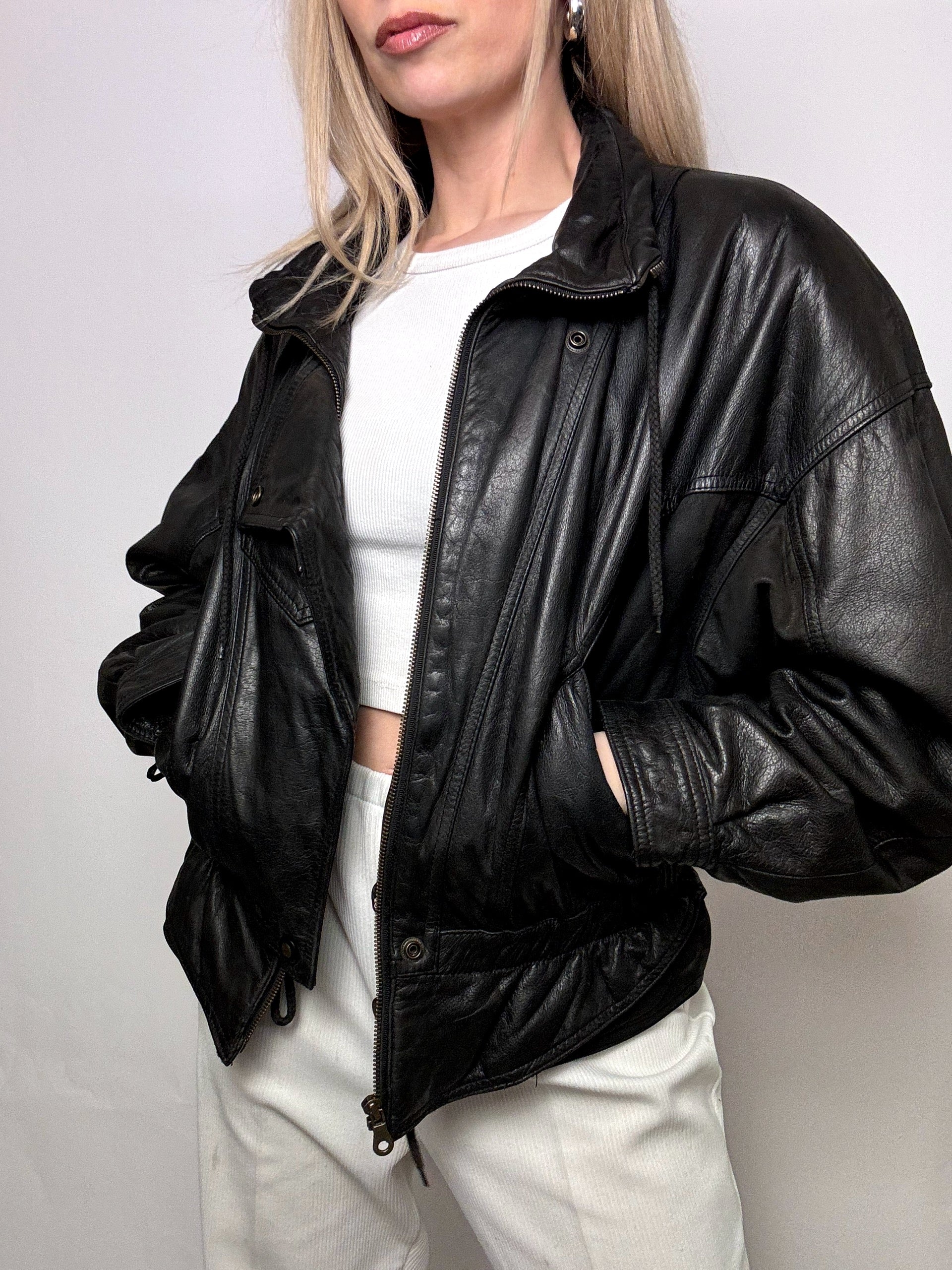 Vintage M schwarze taillierte Lederjacke