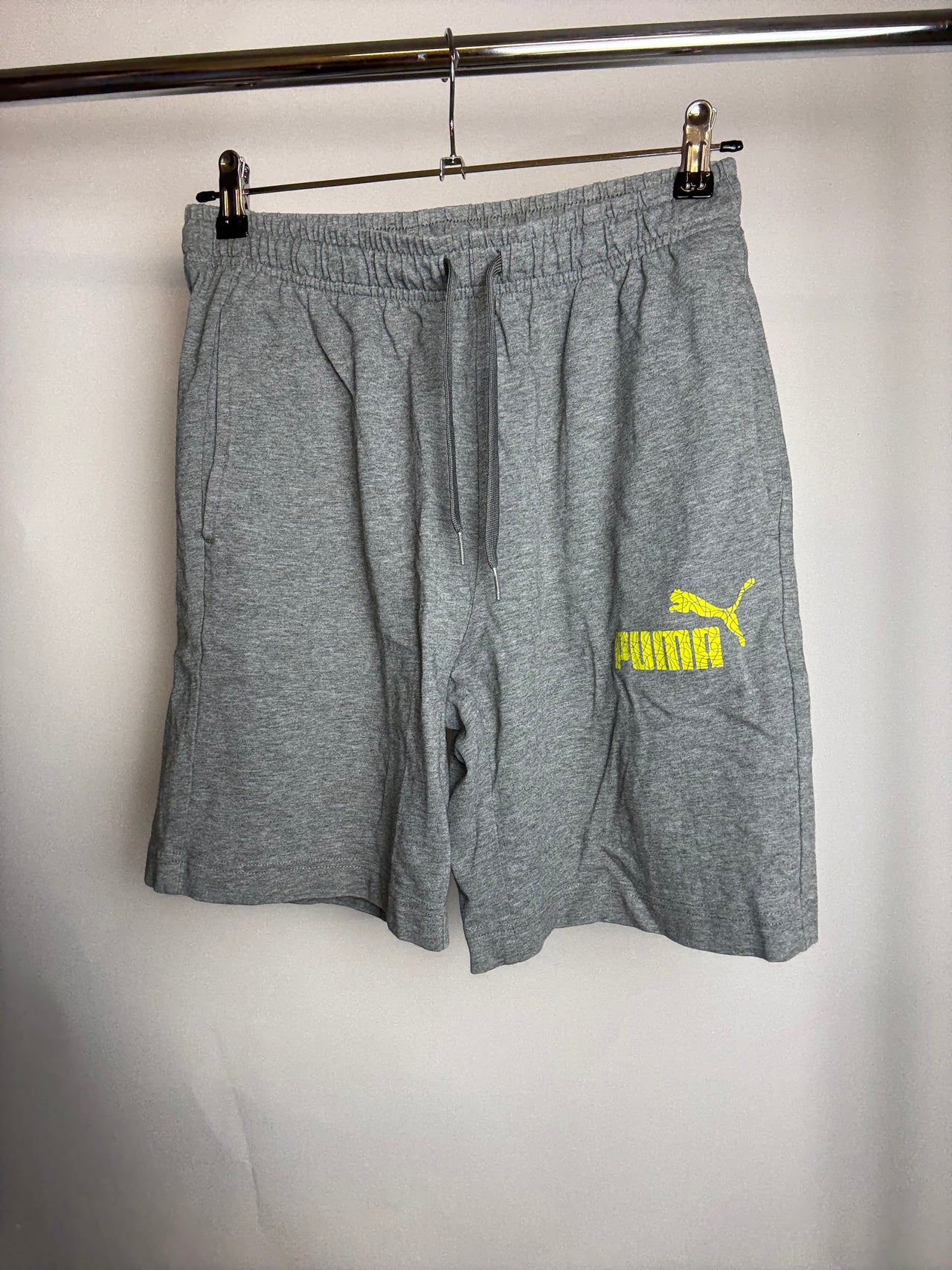 Short de sport gris puma L braderie
