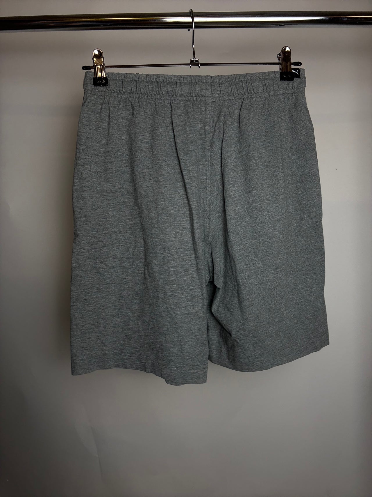 Short de sport gris puma L braderie
