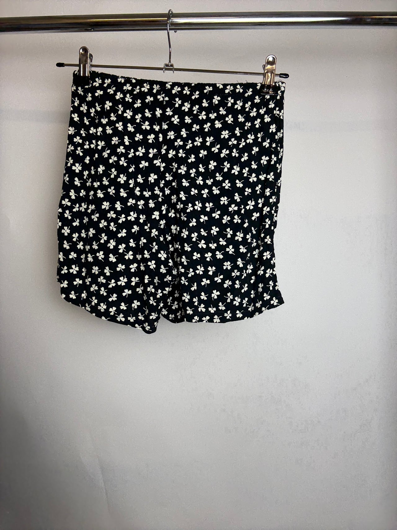 Short fluide à fleurs XS braderie