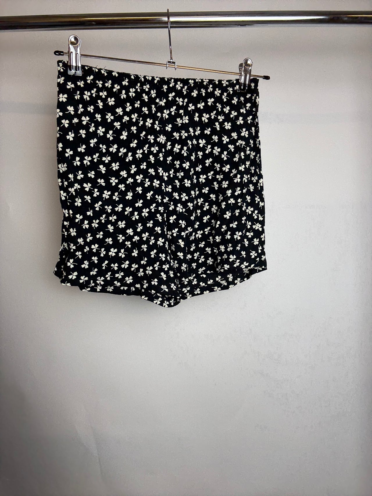 Short fluide à fleurs XS braderie