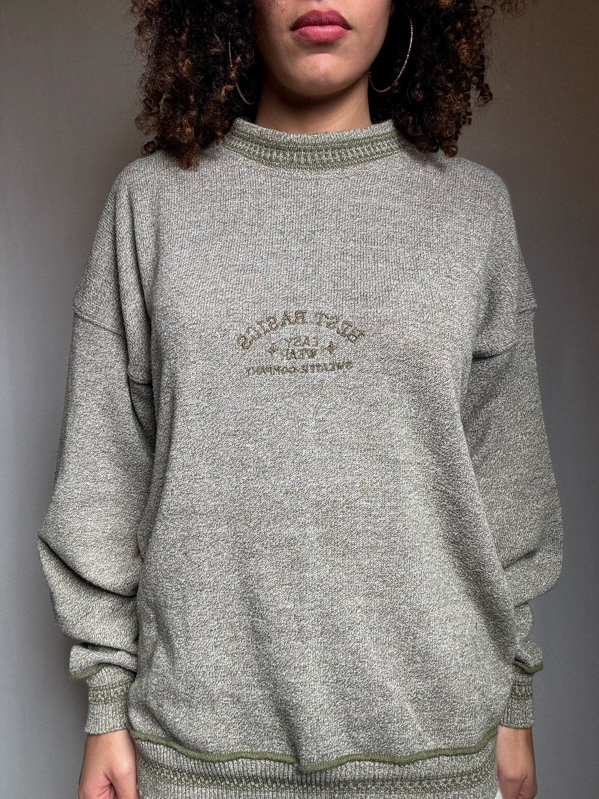 Pull en maille chinée verte brodée XL vintage