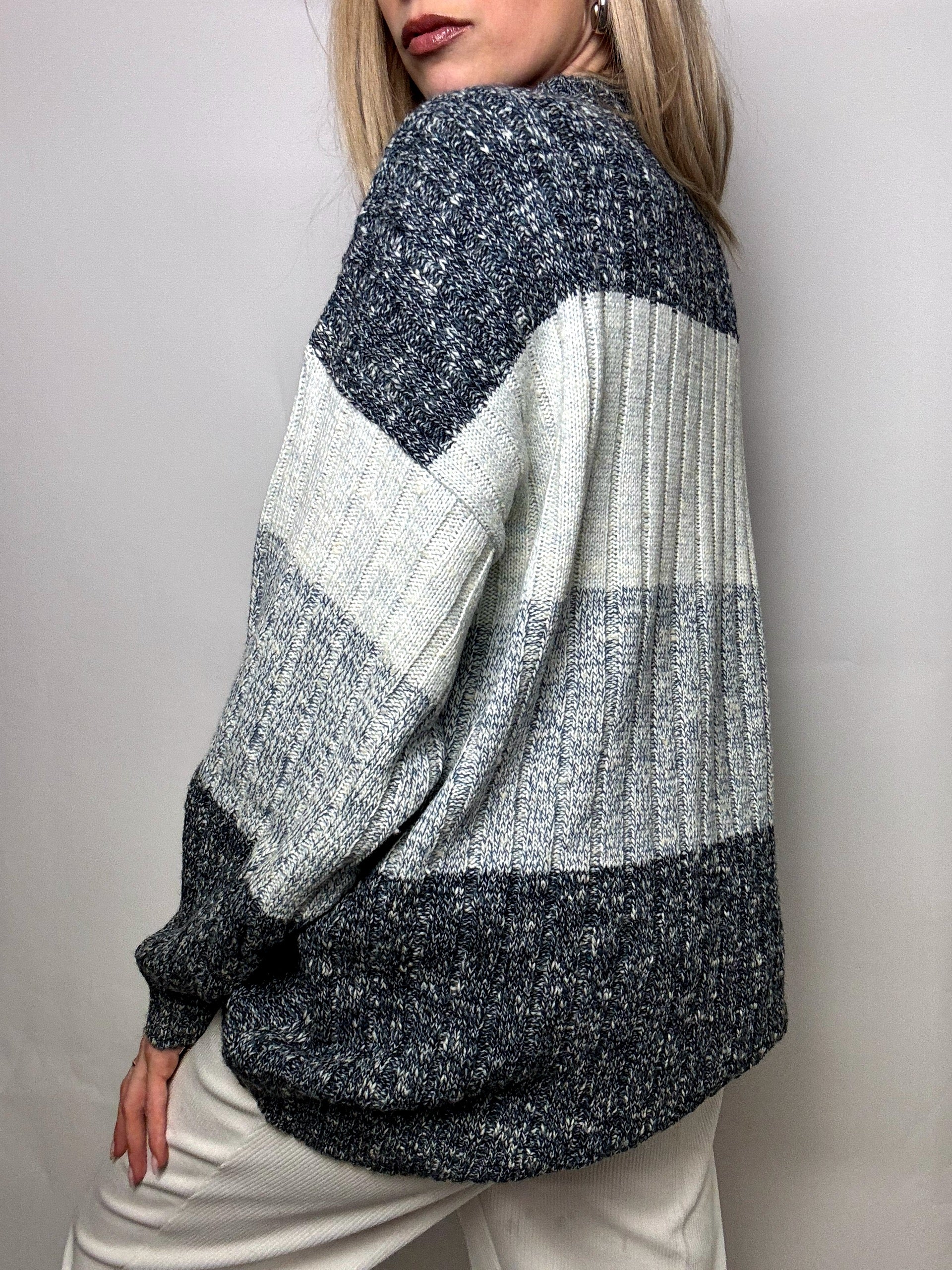 Vintage XL gray gradient braid crew neck sweater