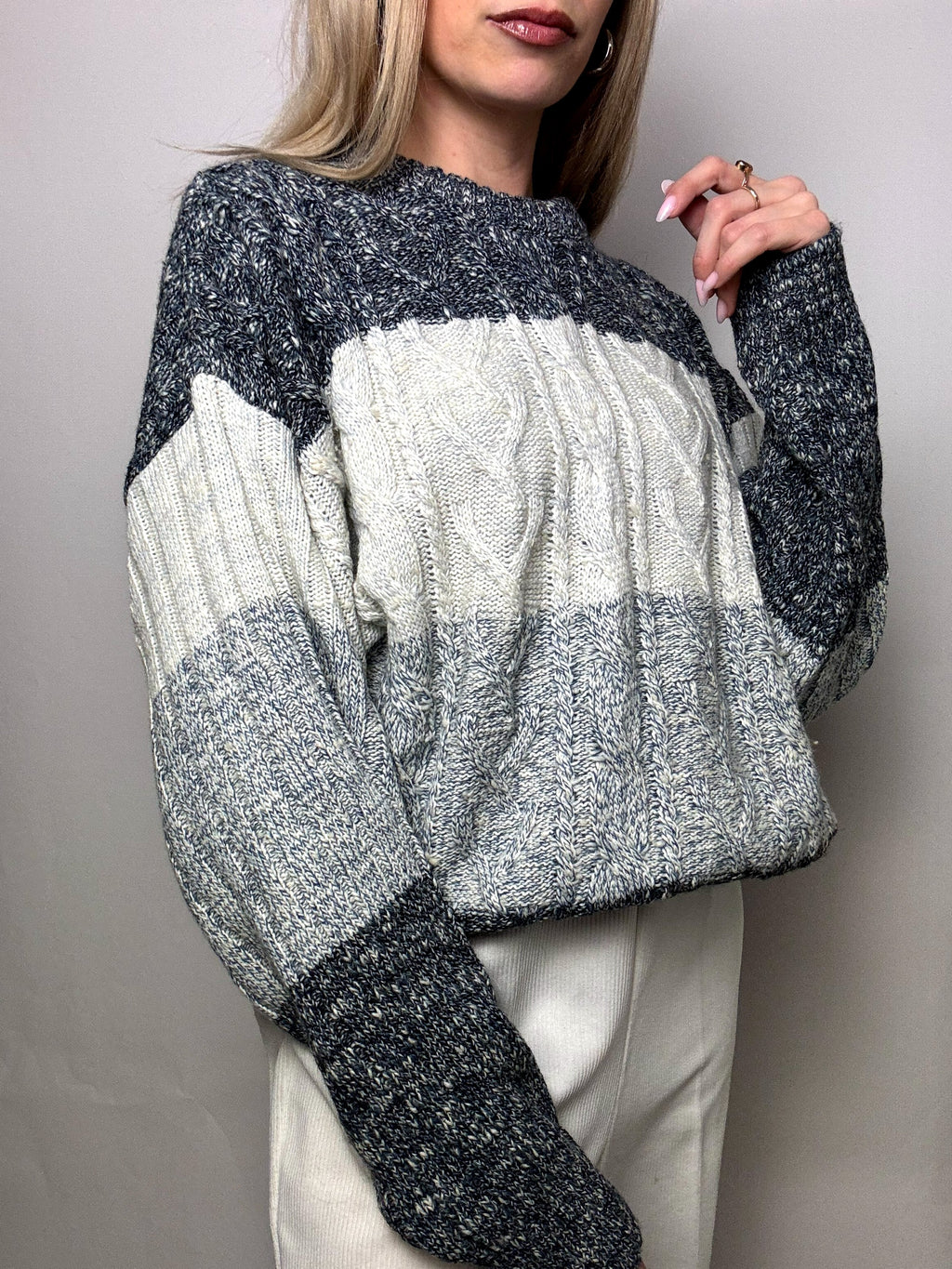 Vintage XL gray gradient braid crew neck sweater