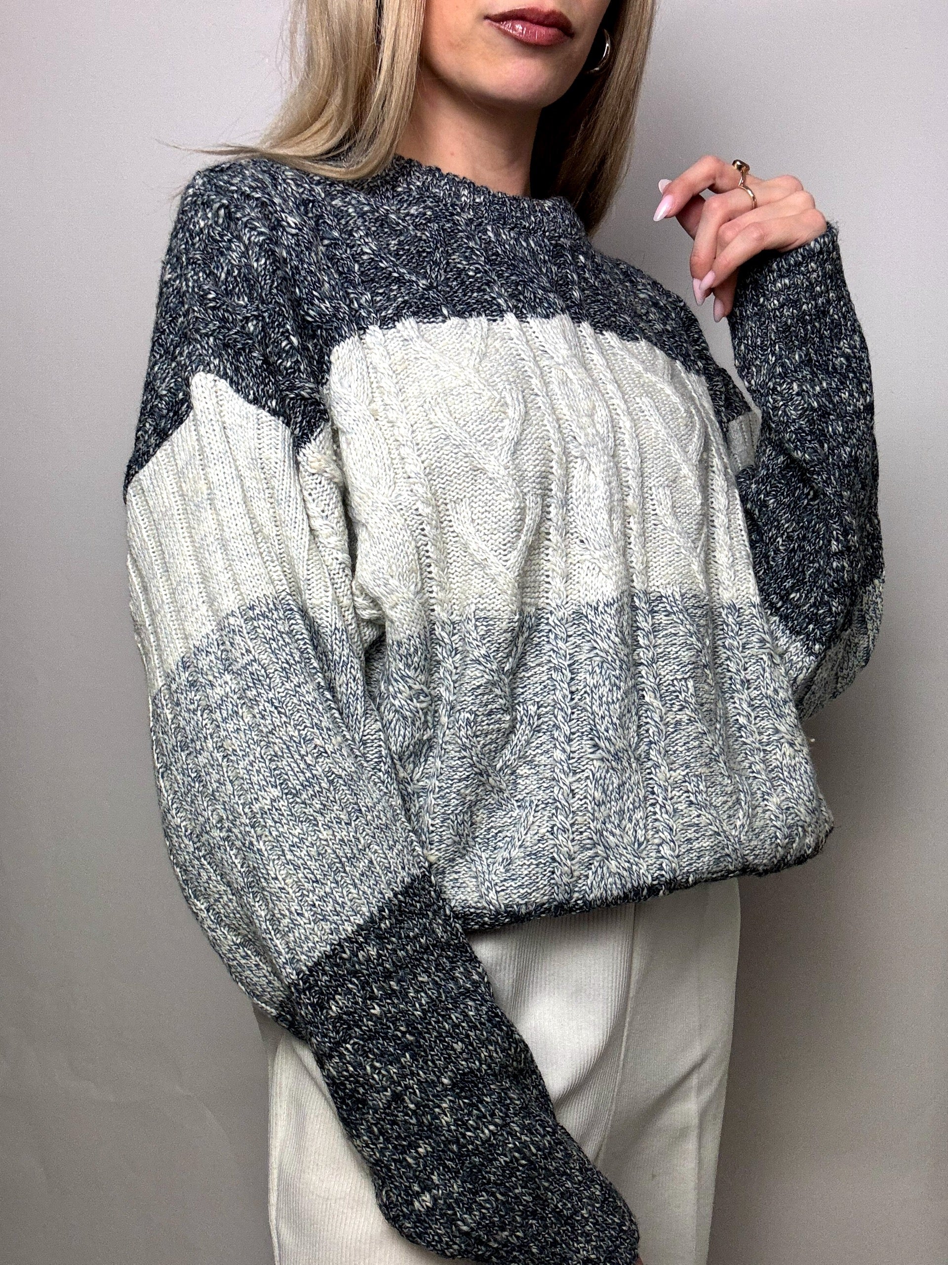 Vintage XL gray gradient braid crew neck sweater