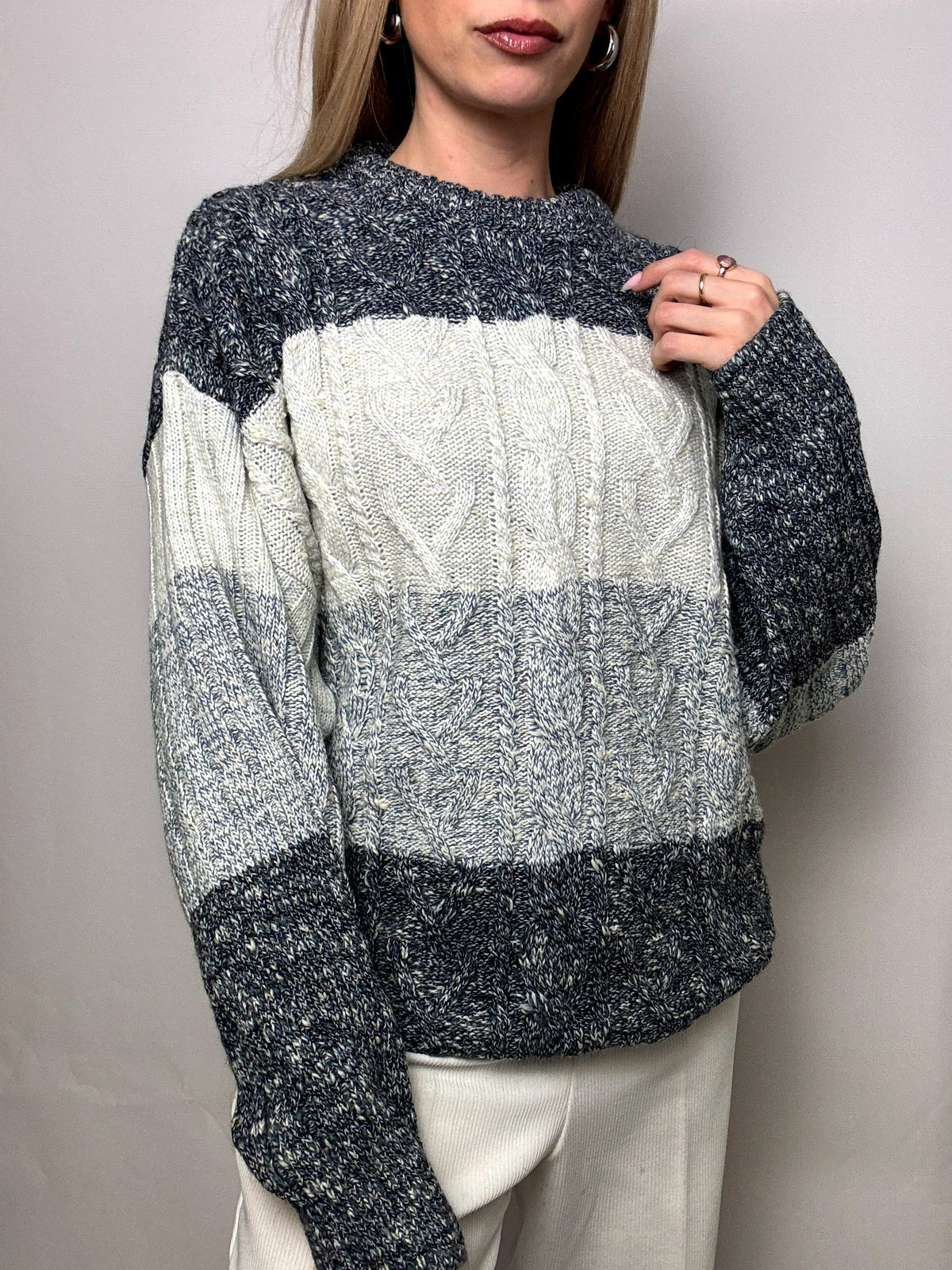 Vintage XL gray gradient braid crew neck sweater