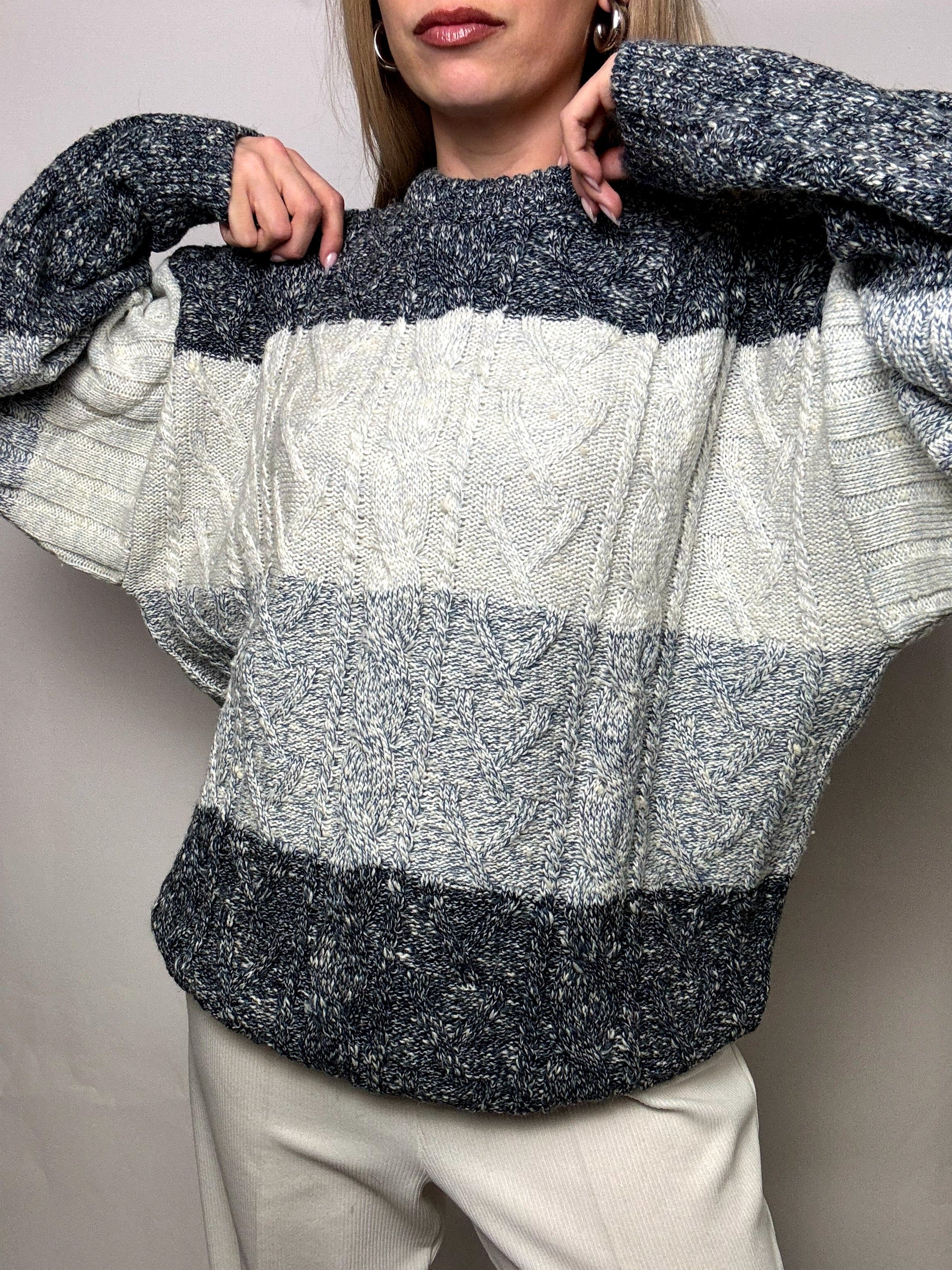 Vintage XL gray gradient braid crew neck sweater