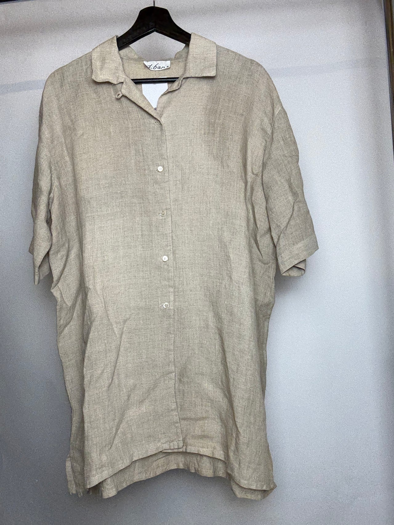 Chemise en lin avec motif L braderie