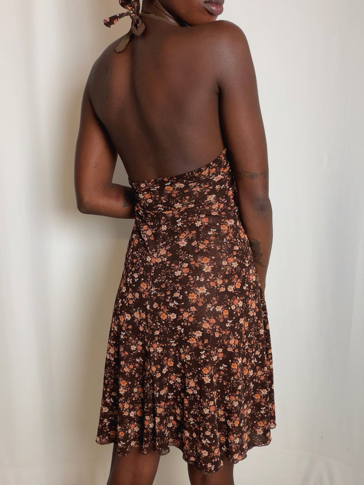 Robe en mesh courte à fleurs brune S vintage
