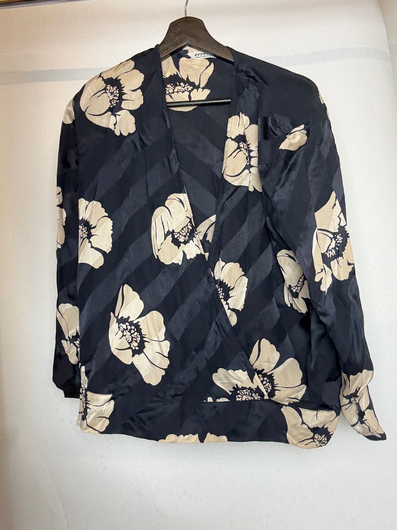 Blouse fluide noire à fleurs M braderie