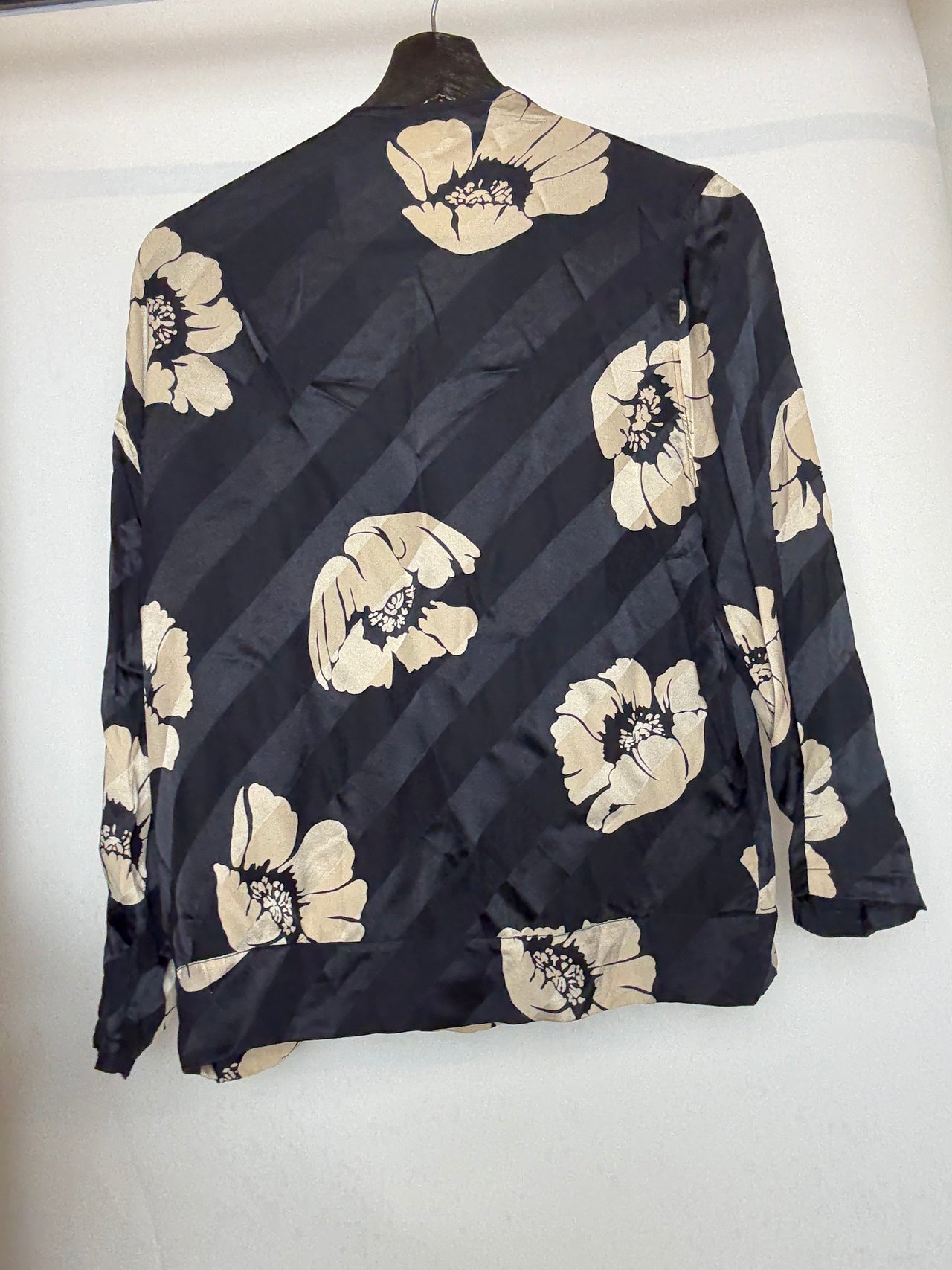 Blouse fluide noire à fleurs M braderie