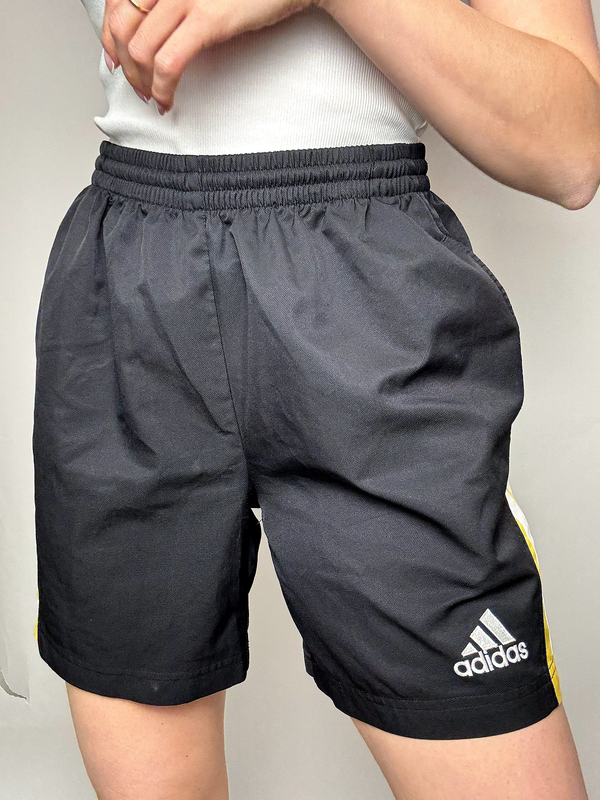 Black ADIDAS sports shorts L/XL vintage